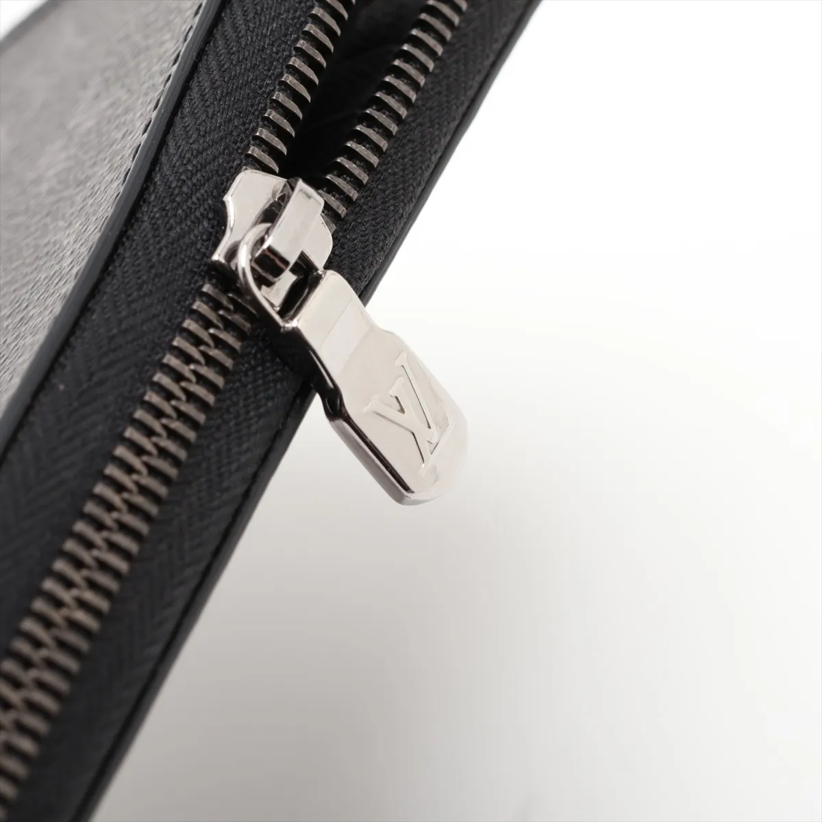 Monogram Eclipse Zippy Wallet Vertical M62295 Black Round Zip Wallet — view 10