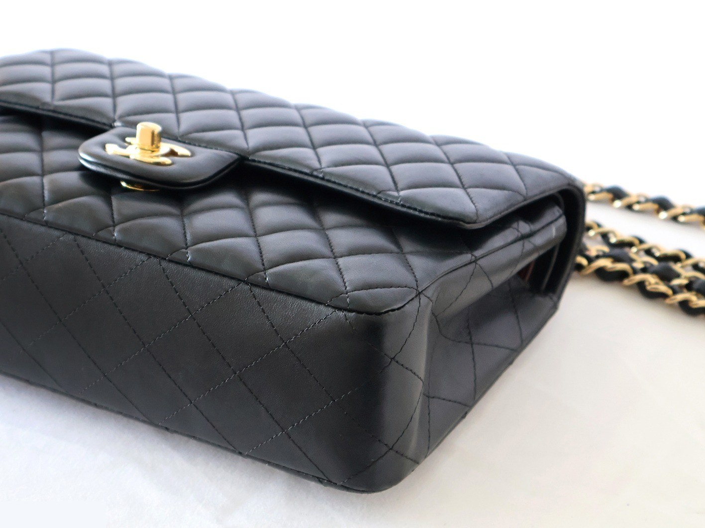 Matelassé 25 Lambskin Double Flap Double Chain Shoulder Bag, Black — view 4