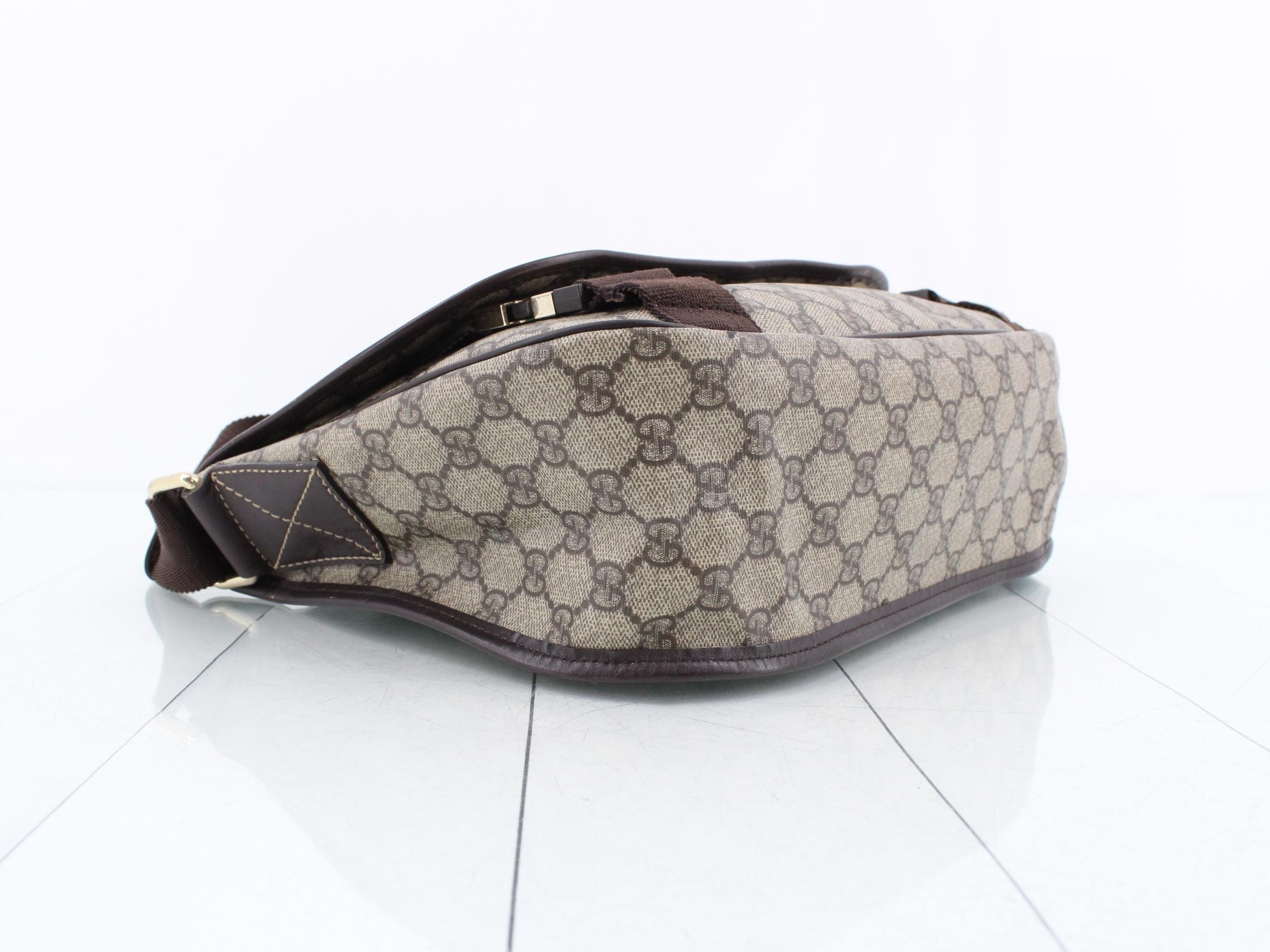 GG Supreme Canvas Shoulder Bag — view 5