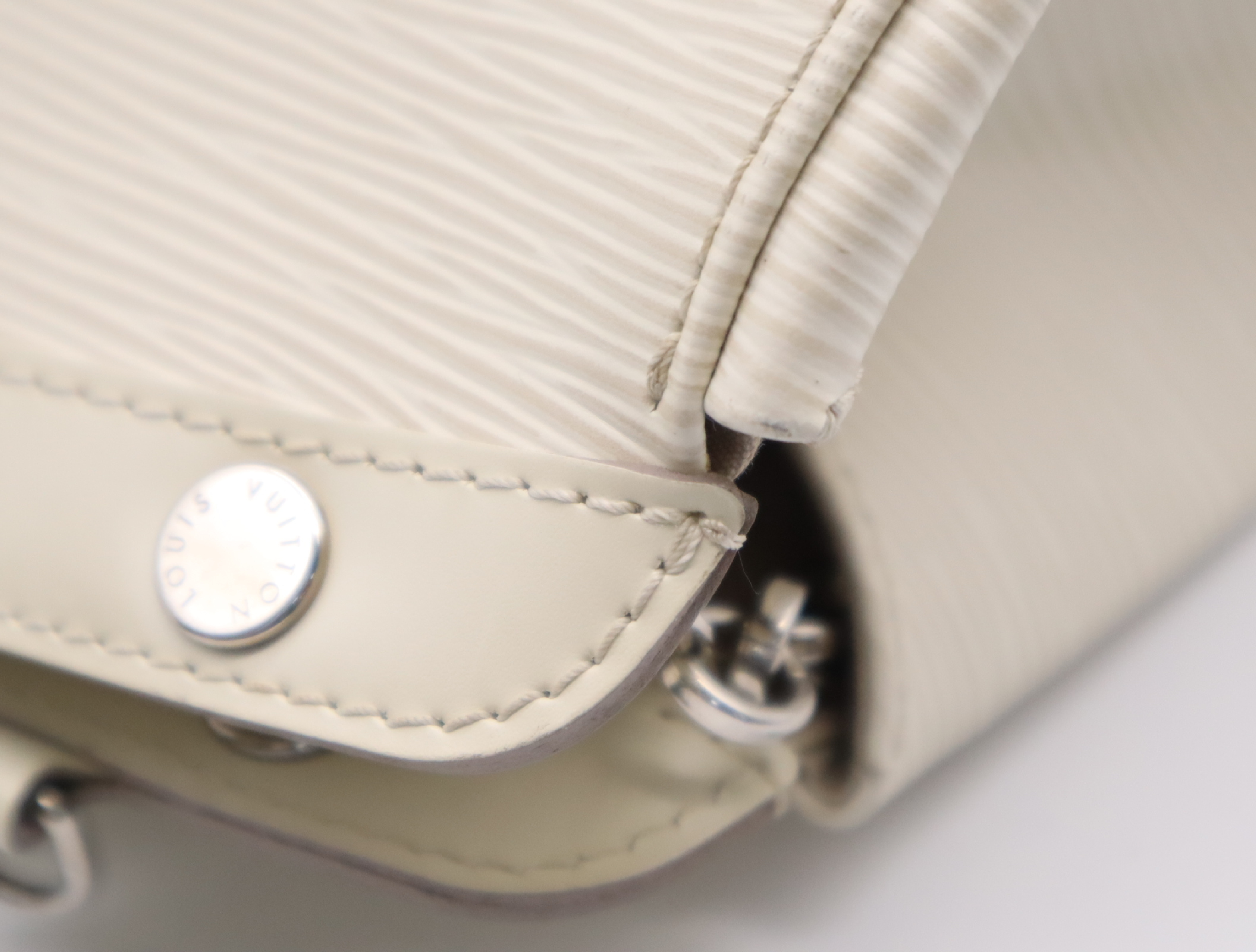 M40330 Epi Blair MM Handbag — view 11