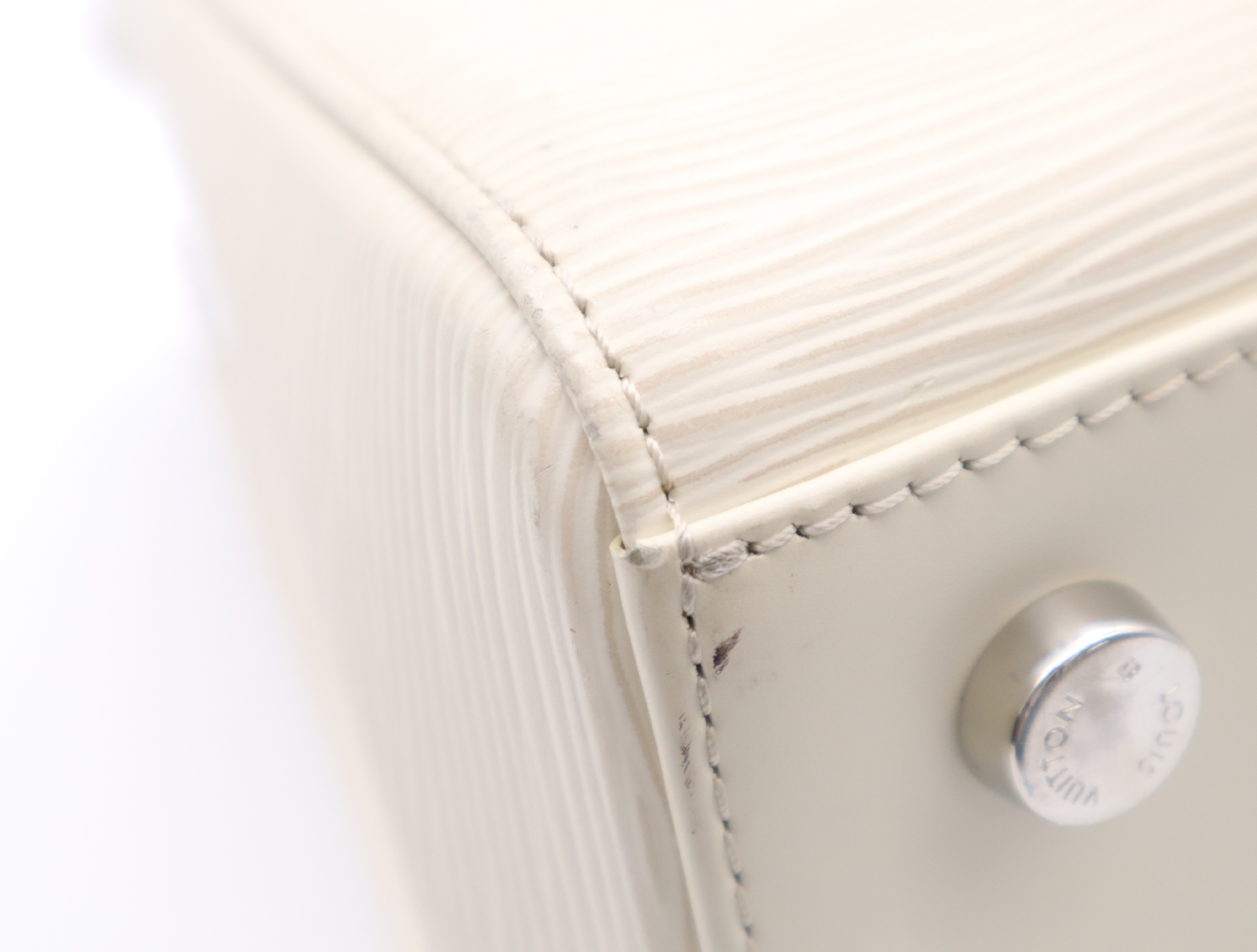 M40330 Epi Blair MM Handbag — view 6