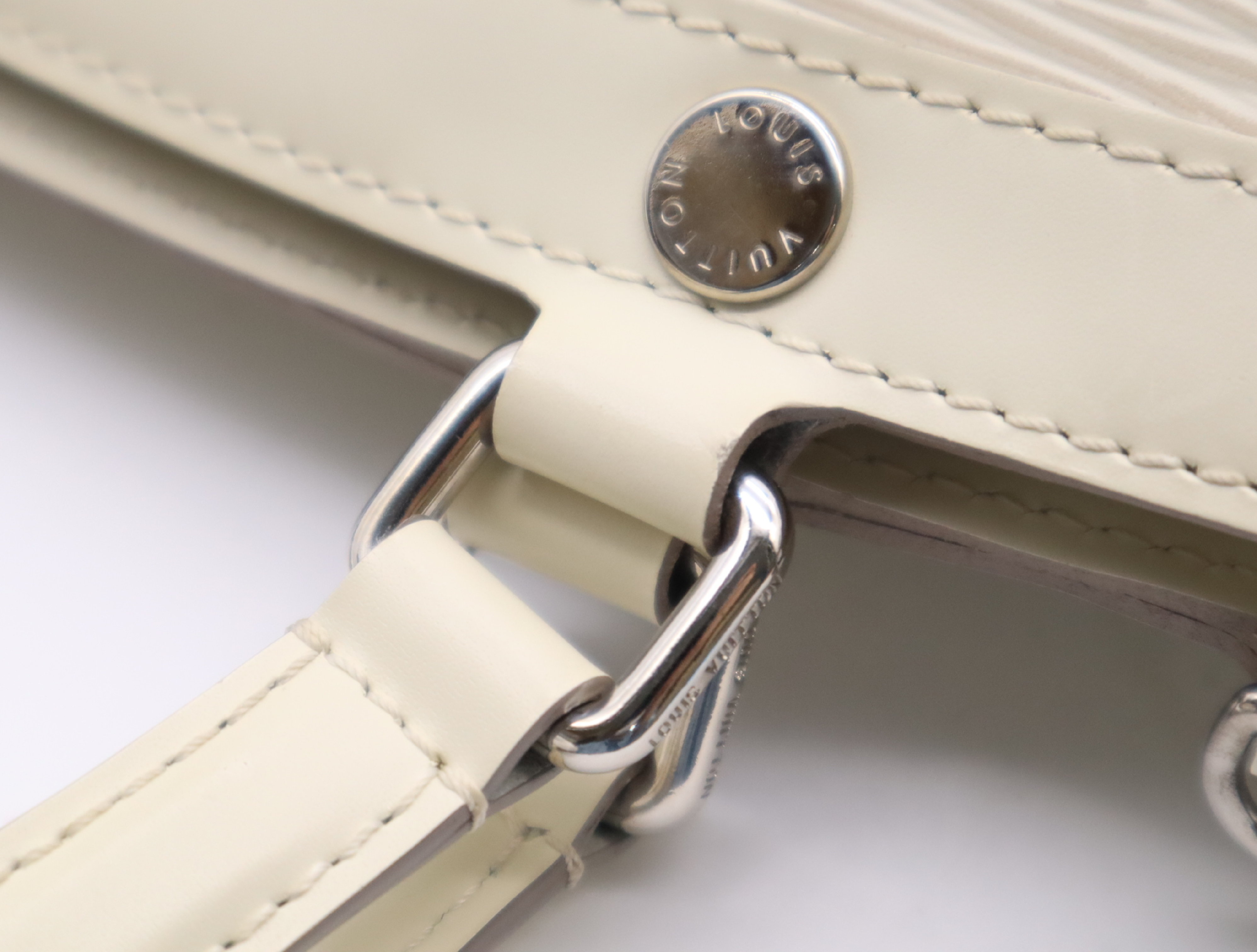 M40330 Epi Blair MM Handbag — view 10