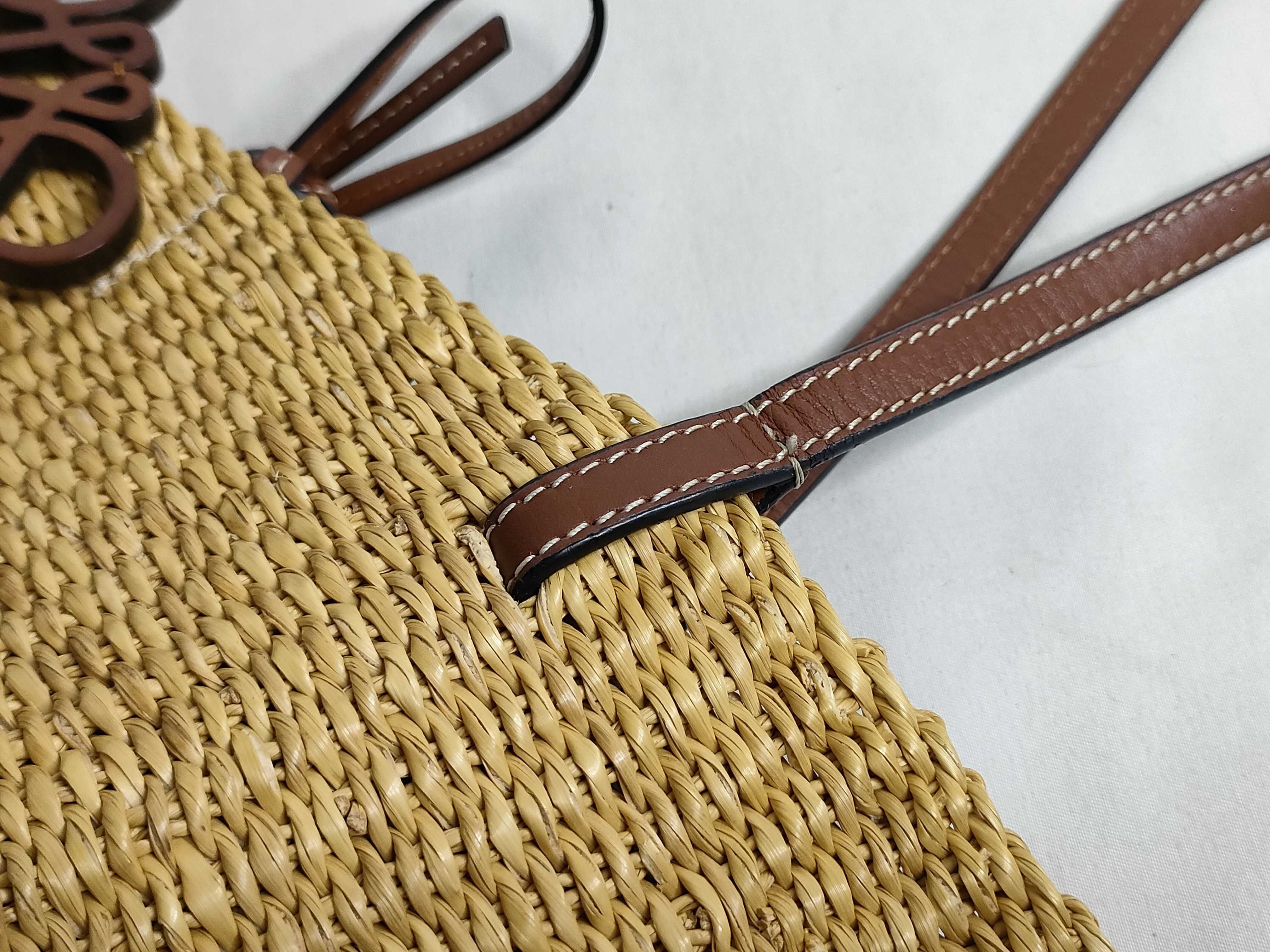 Anagram Shell Basket Medium Elephant Grass x Leather Basket Bag Beige Tote Bag — view 5