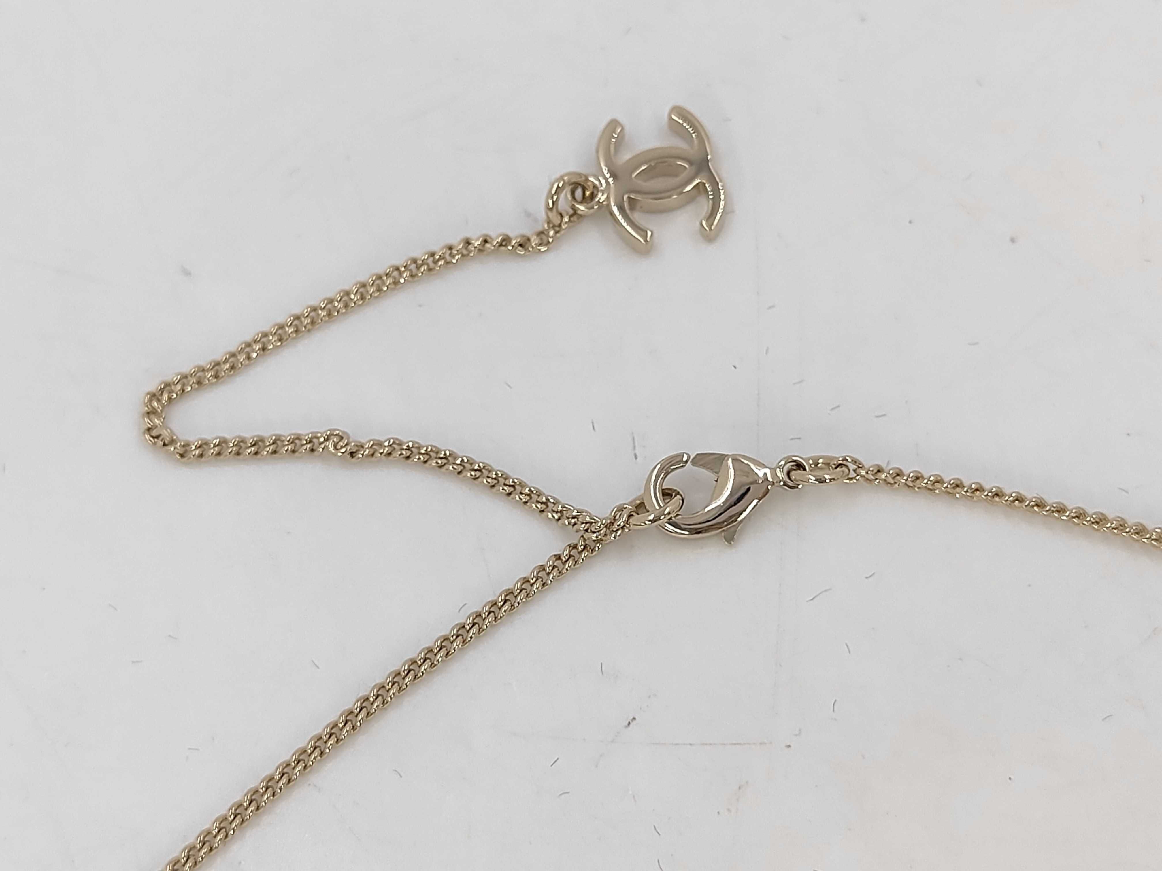 G26C Bambi Coco Mark Rhinestone GP Faux Pearl Necklace — view 3
