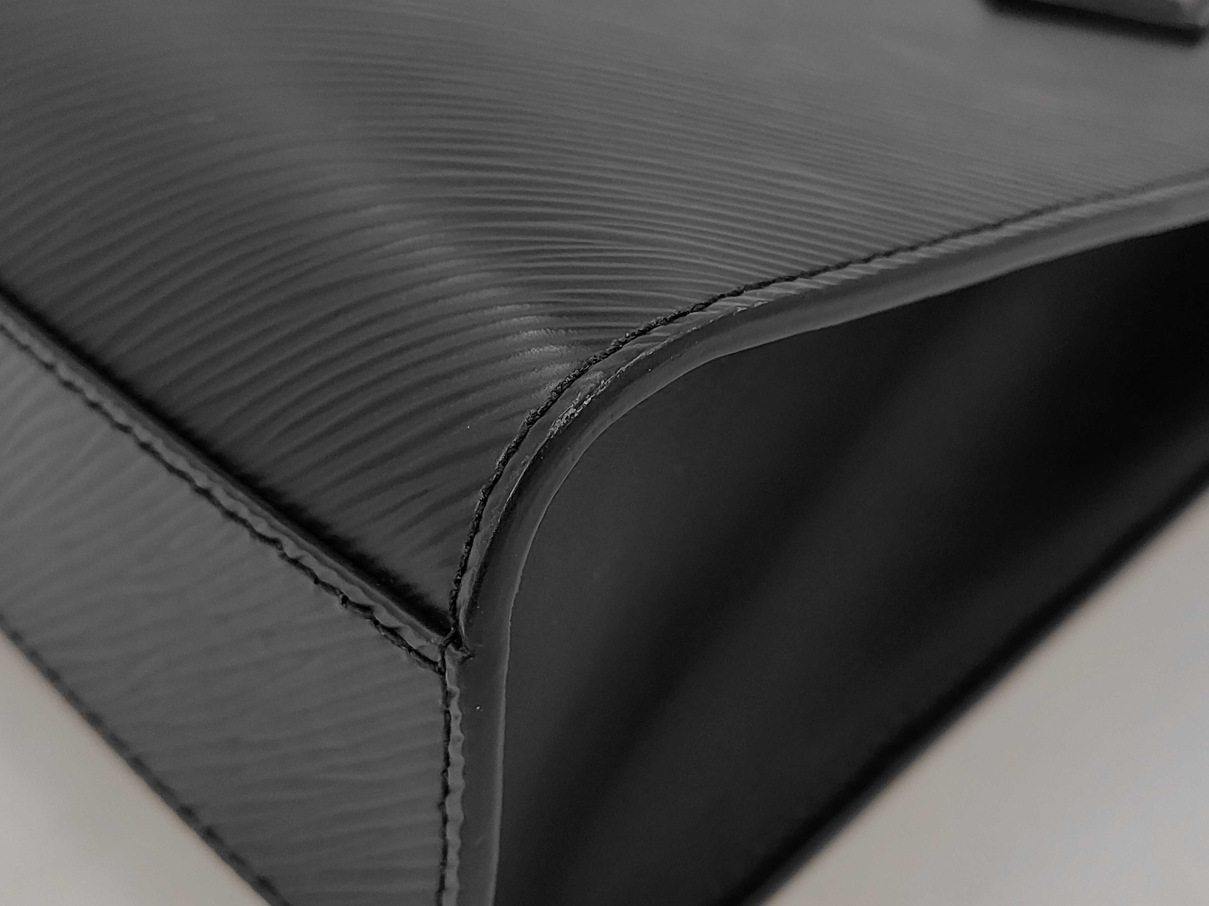 Epi Sac Plat BB Noir M58660 RFID Handbag — view 3