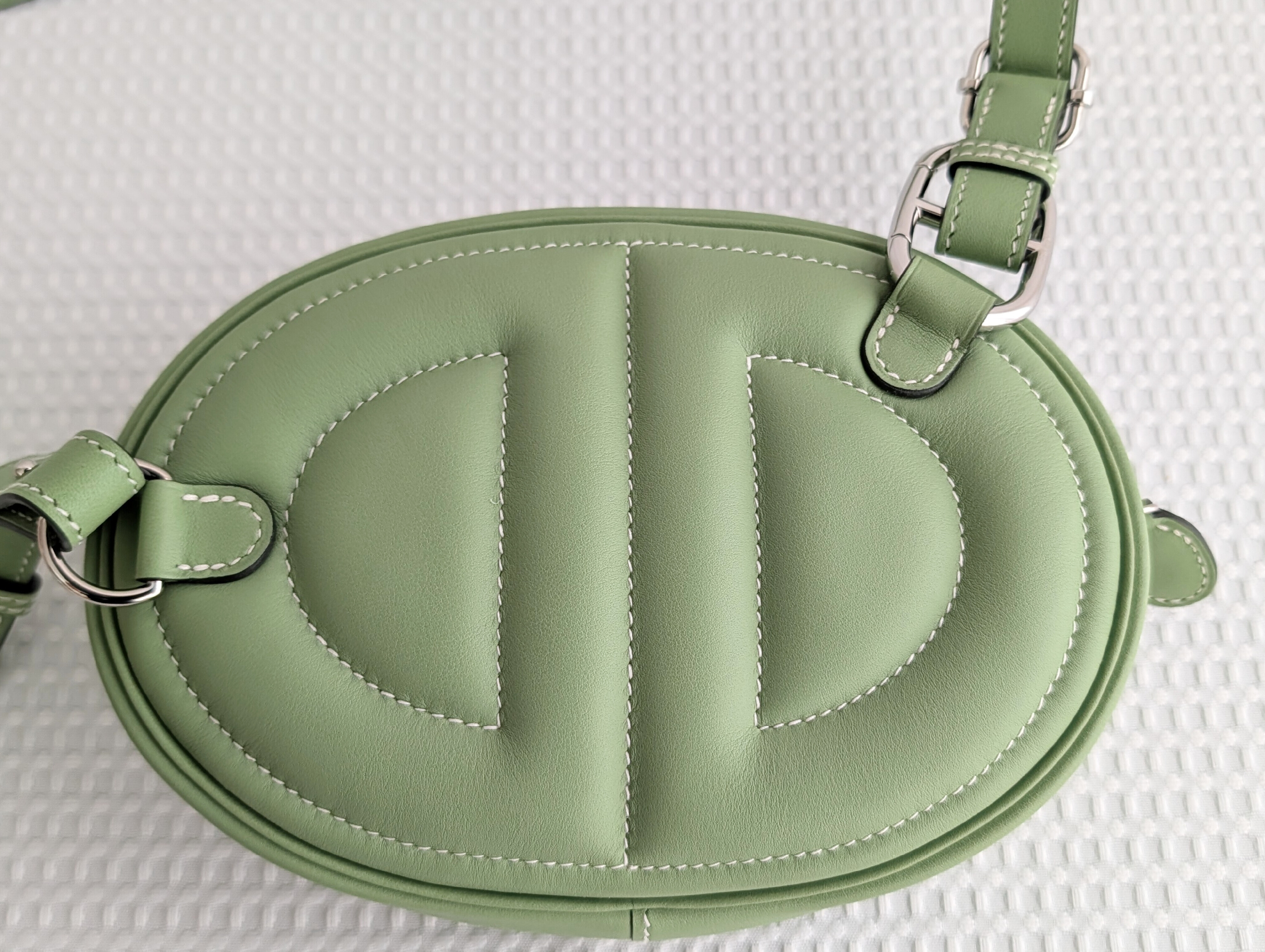 In the Loop Body Bag, Vert Cricket, Bamboo, Silver Hardware, Y Stamp, Shoulder Bag — view 5