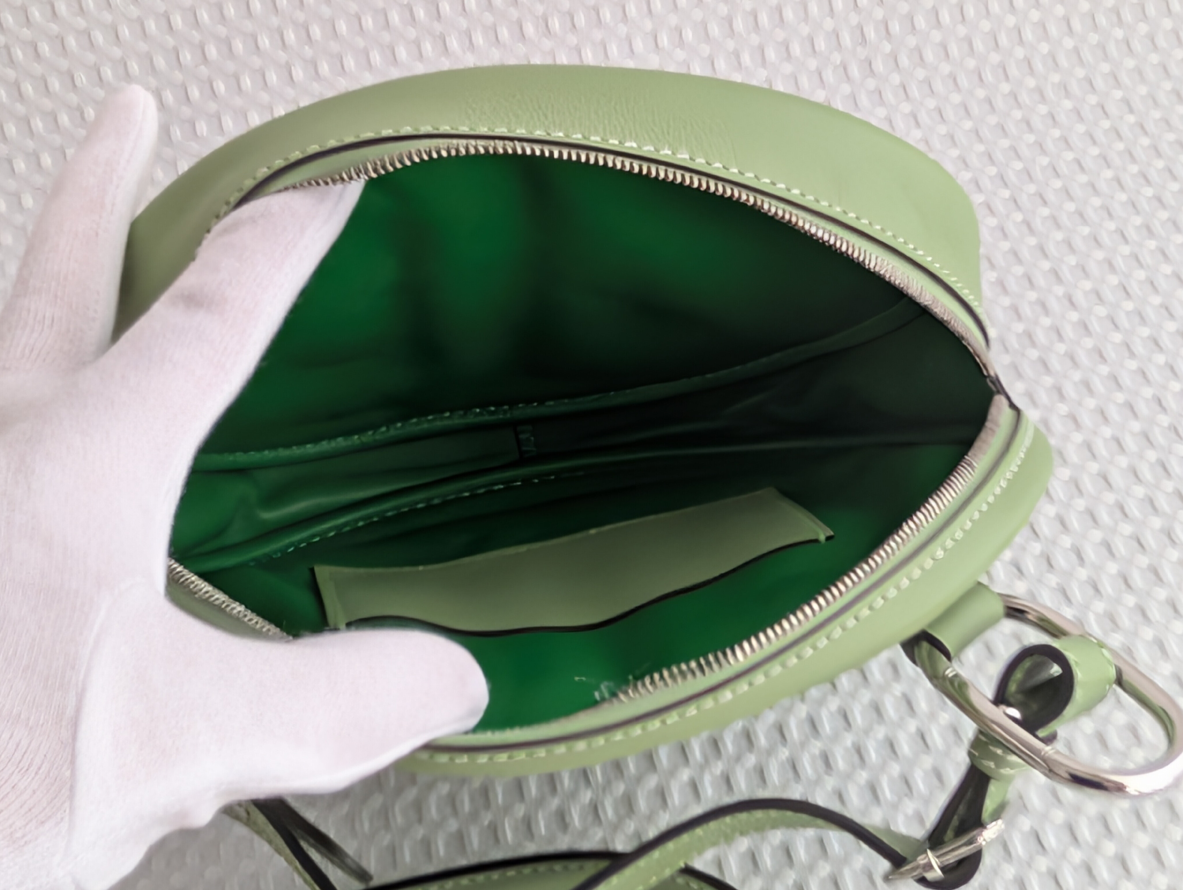 In the Loop Body Bag, Vert Cricket, Bamboo, Silver Hardware, Y Stamp, Shoulder Bag — view 9