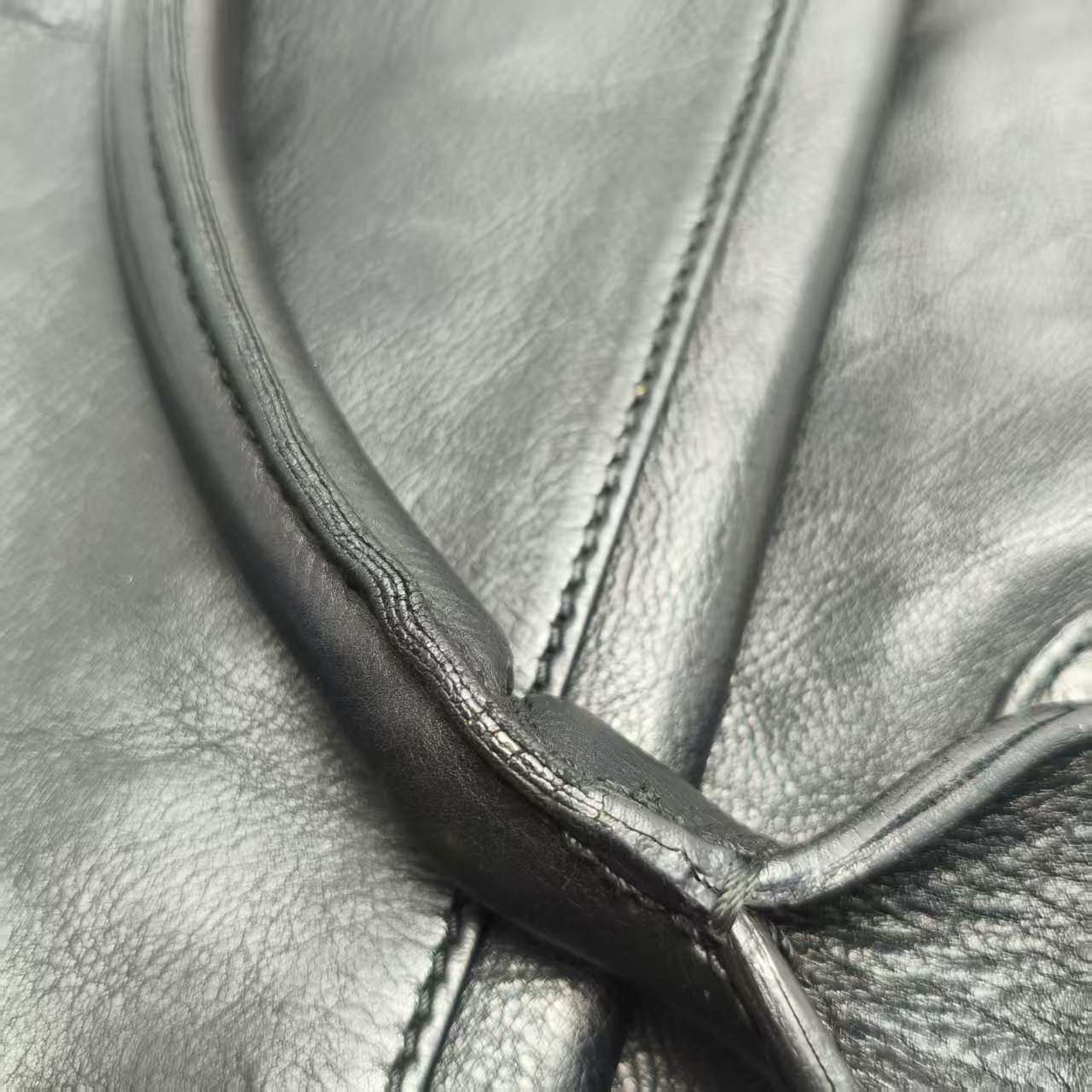 【*Shipped from: China*】Yves Saint Laurent Leather Handbag — view 12