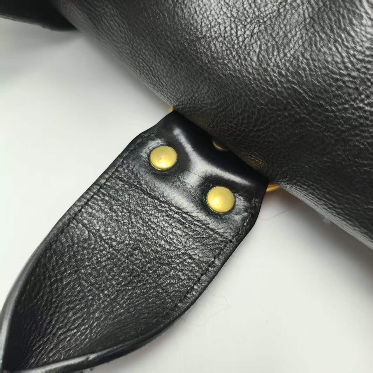 【*Shipped from: China*】Yves Saint Laurent Leather Handbag — view 15