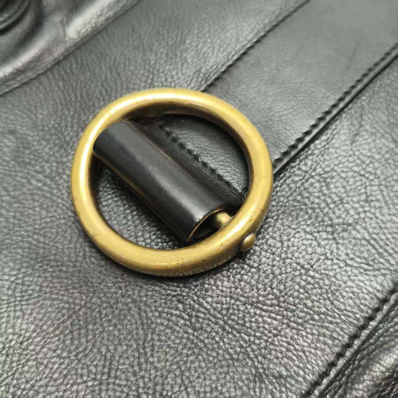 【*Shipped from: China*】Yves Saint Laurent Leather Handbag — view 10