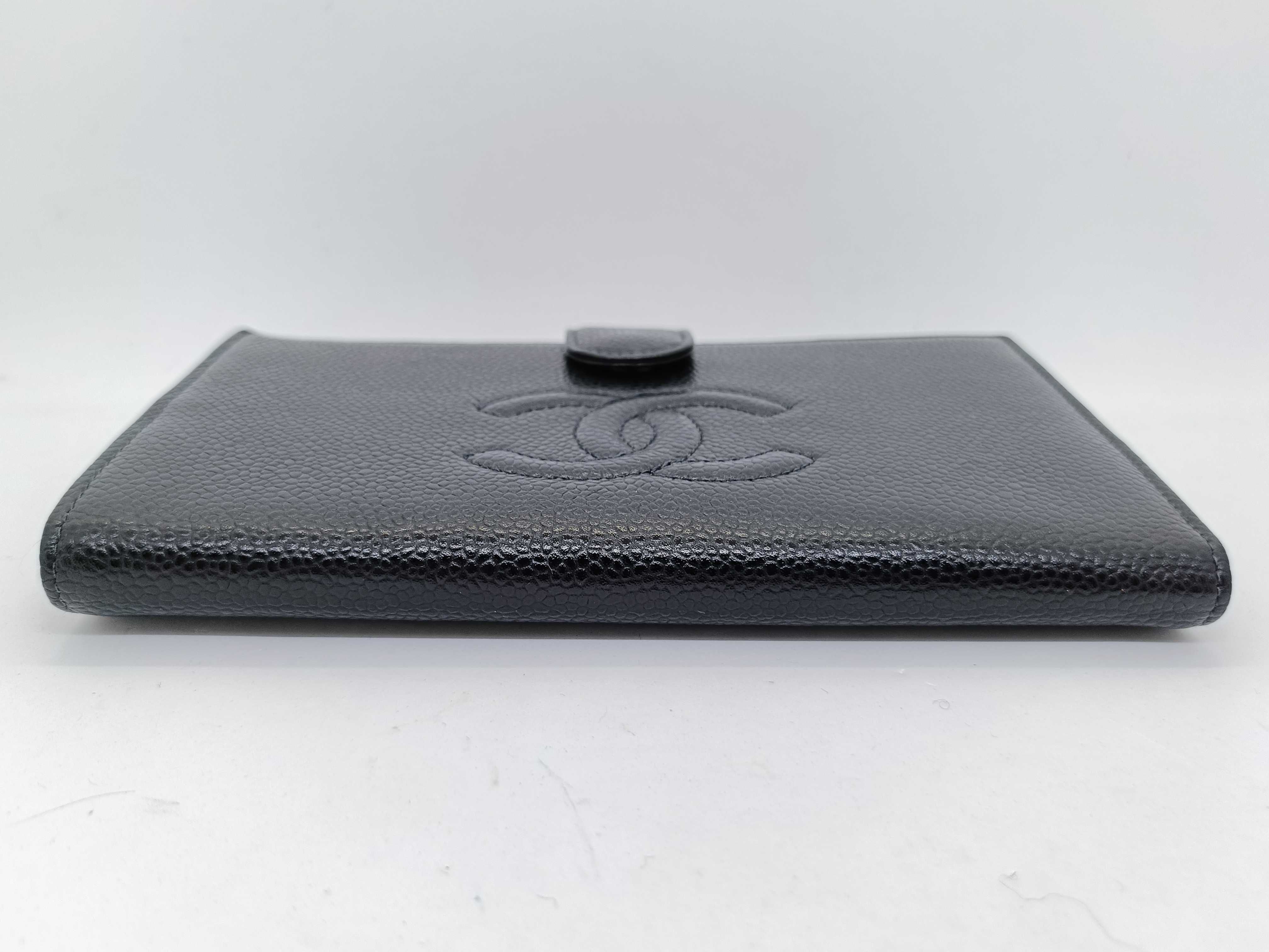 Caviar Skin Bi-fold Long Wallet / Coco Mark Black Wallet — view 3
