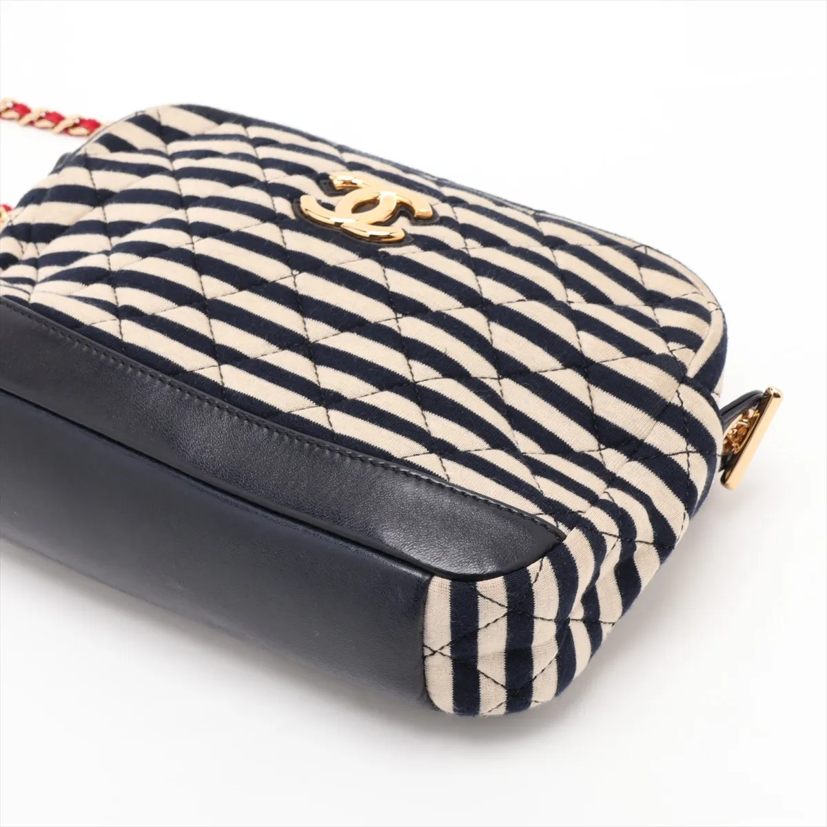 Matelassé Cotton x Leather Chain Shoulder Bag, Beige x Navy, Gold Hardware, Item Number 18987244 (Serial Number 18) — view 3