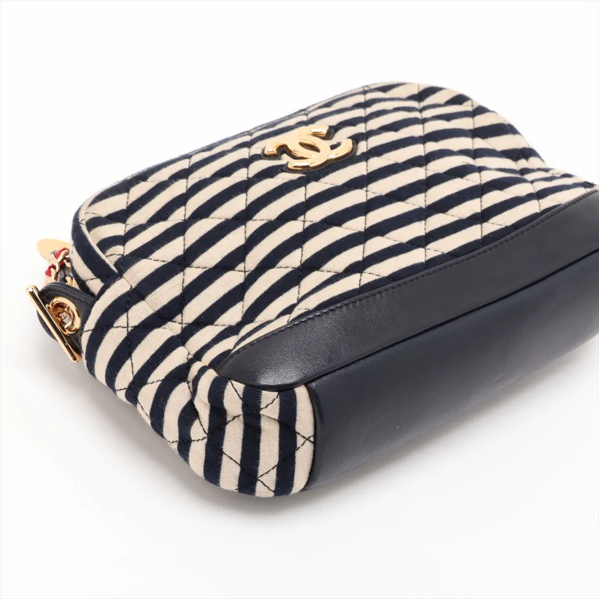 Matelassé Cotton x Leather Chain Shoulder Bag, Beige x Navy, Gold Hardware, Item Number 18987244 (Serial Number 18) — view 4