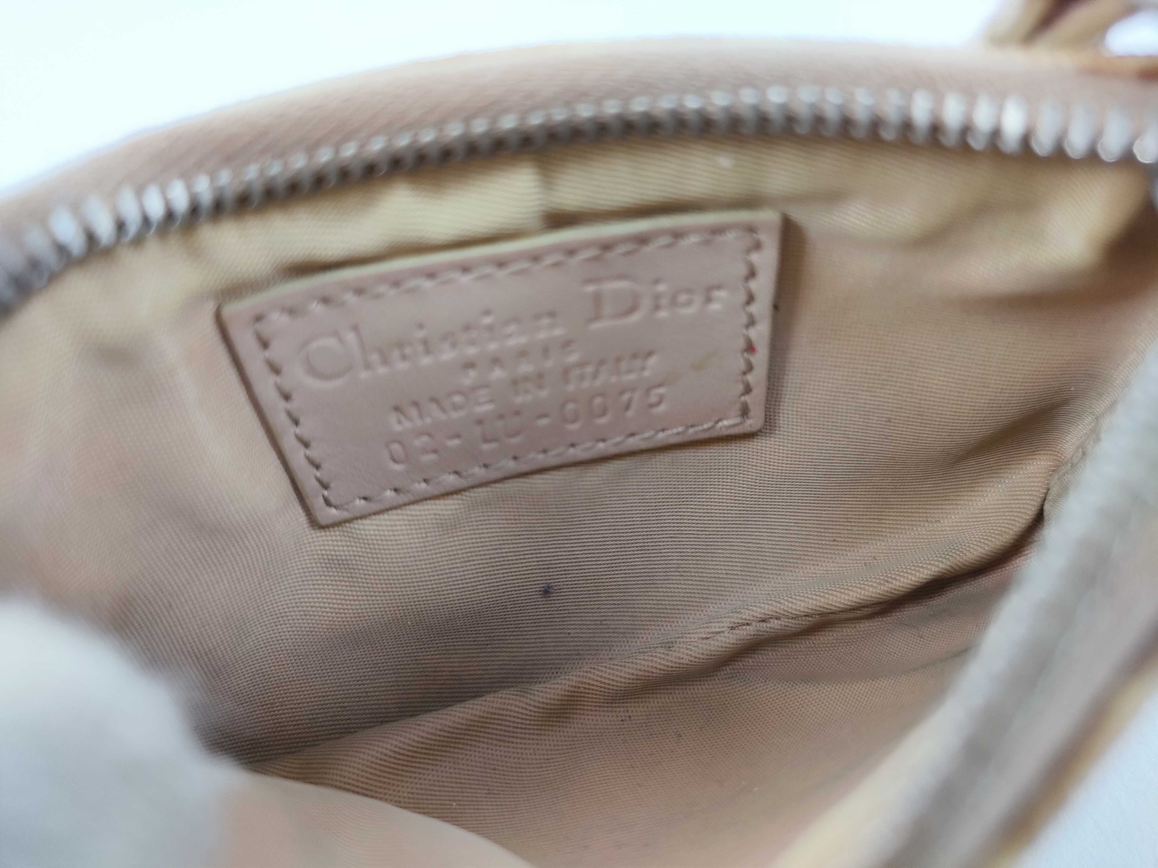 Trotter Key Case (Beige) - Key Case — view 11