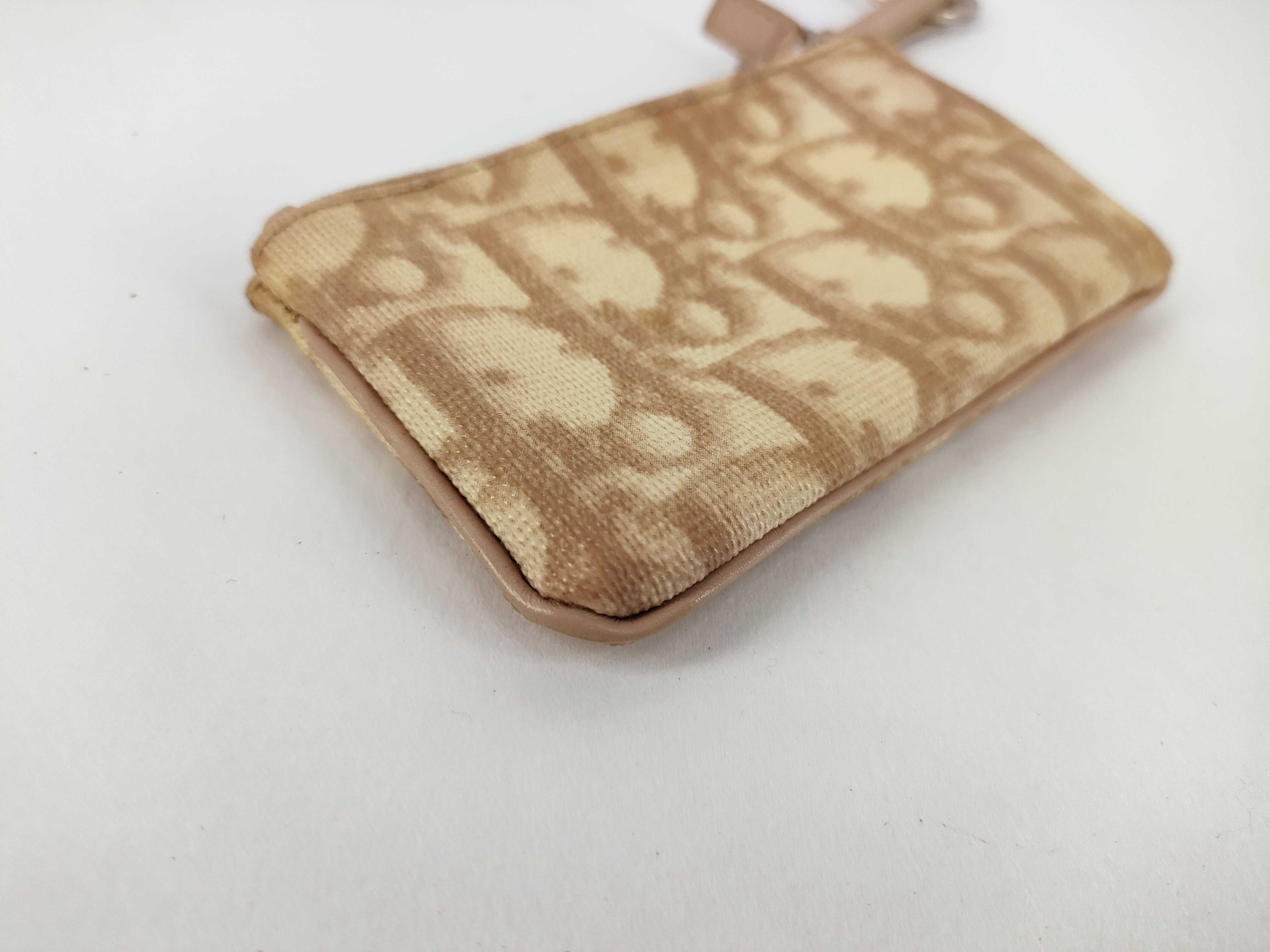 Trotter Key Case (Beige) - Key Case — view 3