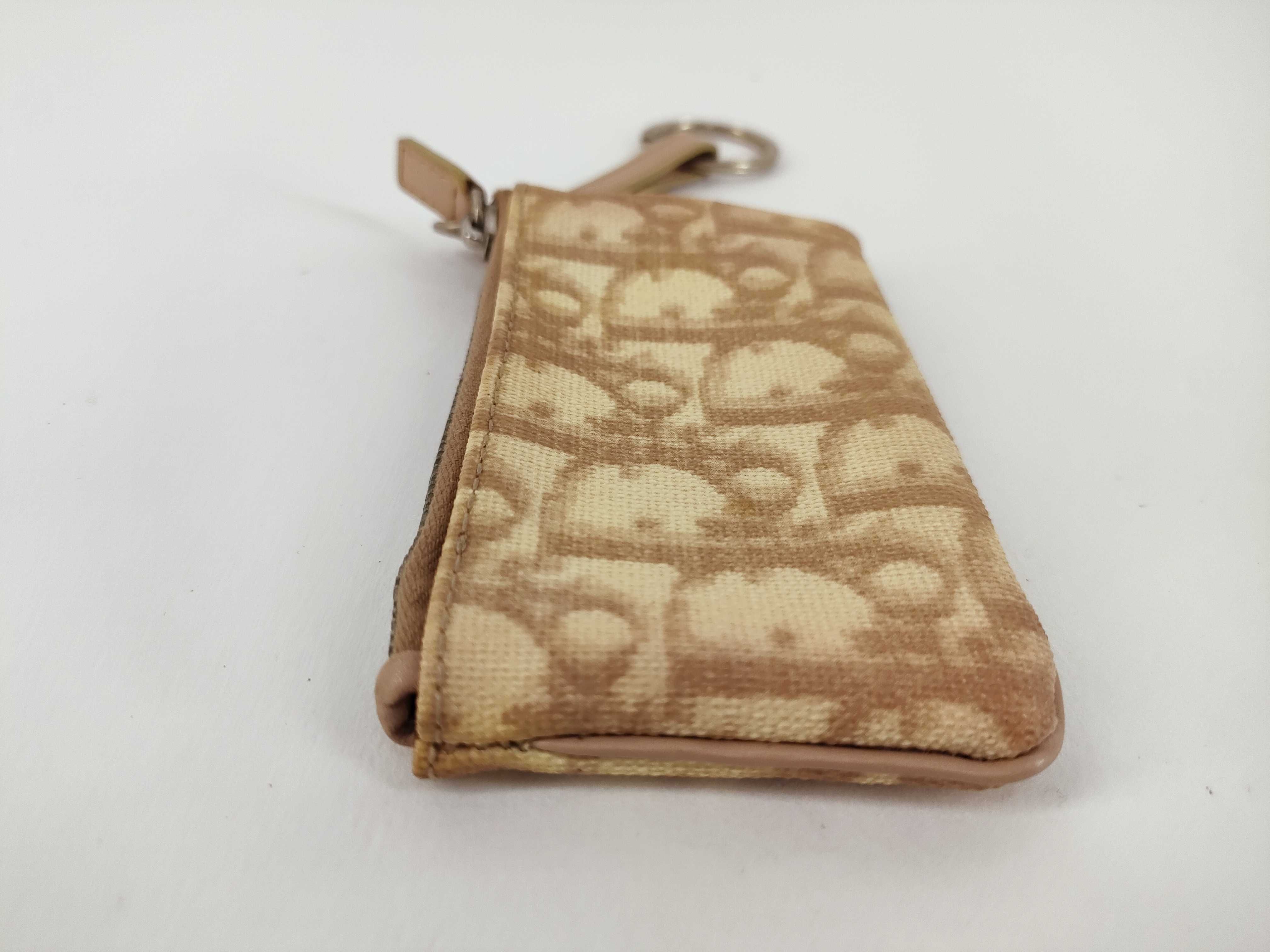 Trotter Key Case (Beige) - Key Case — view 4