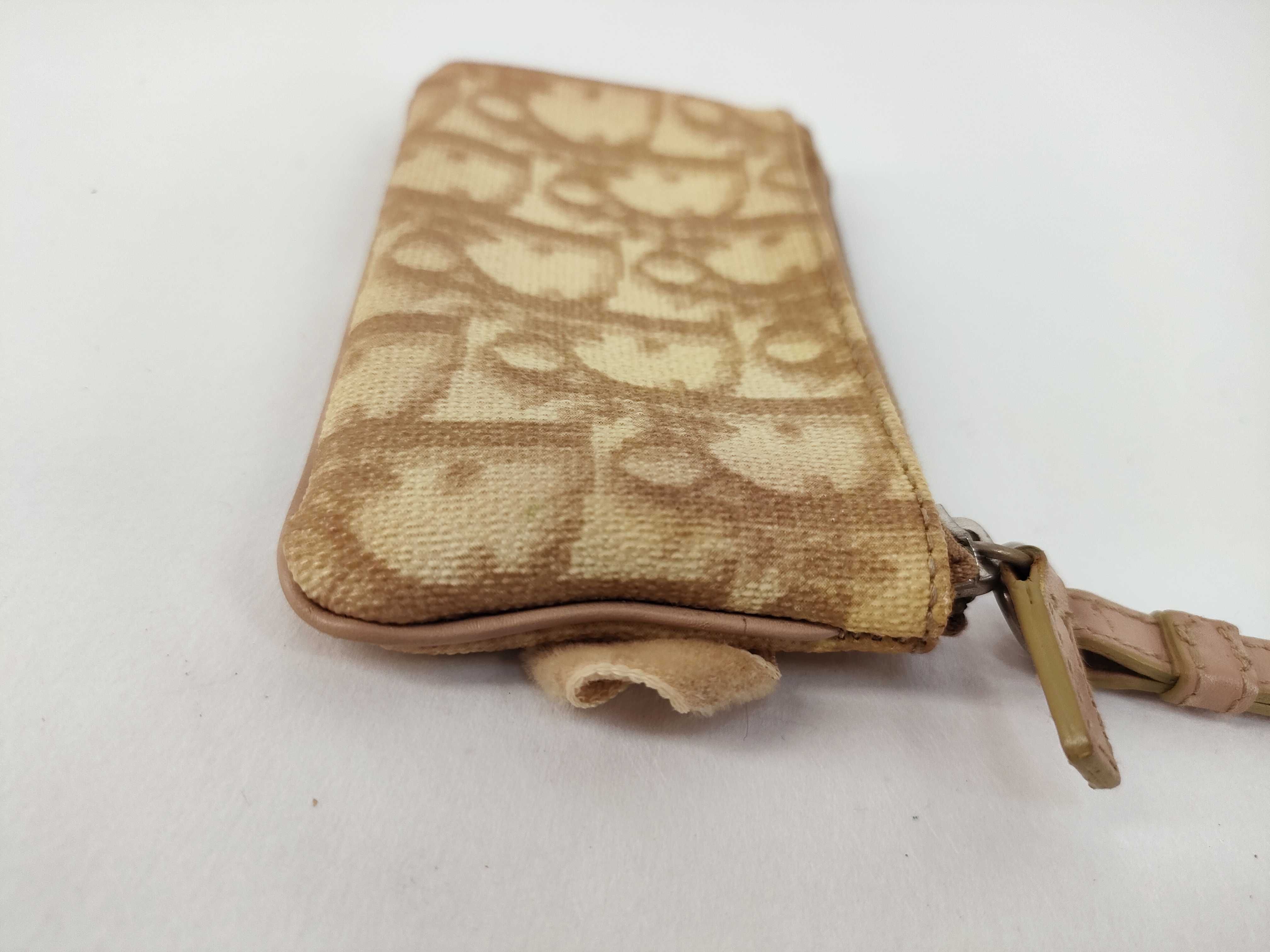 Trotter Key Case (Beige) - Key Case — view 6