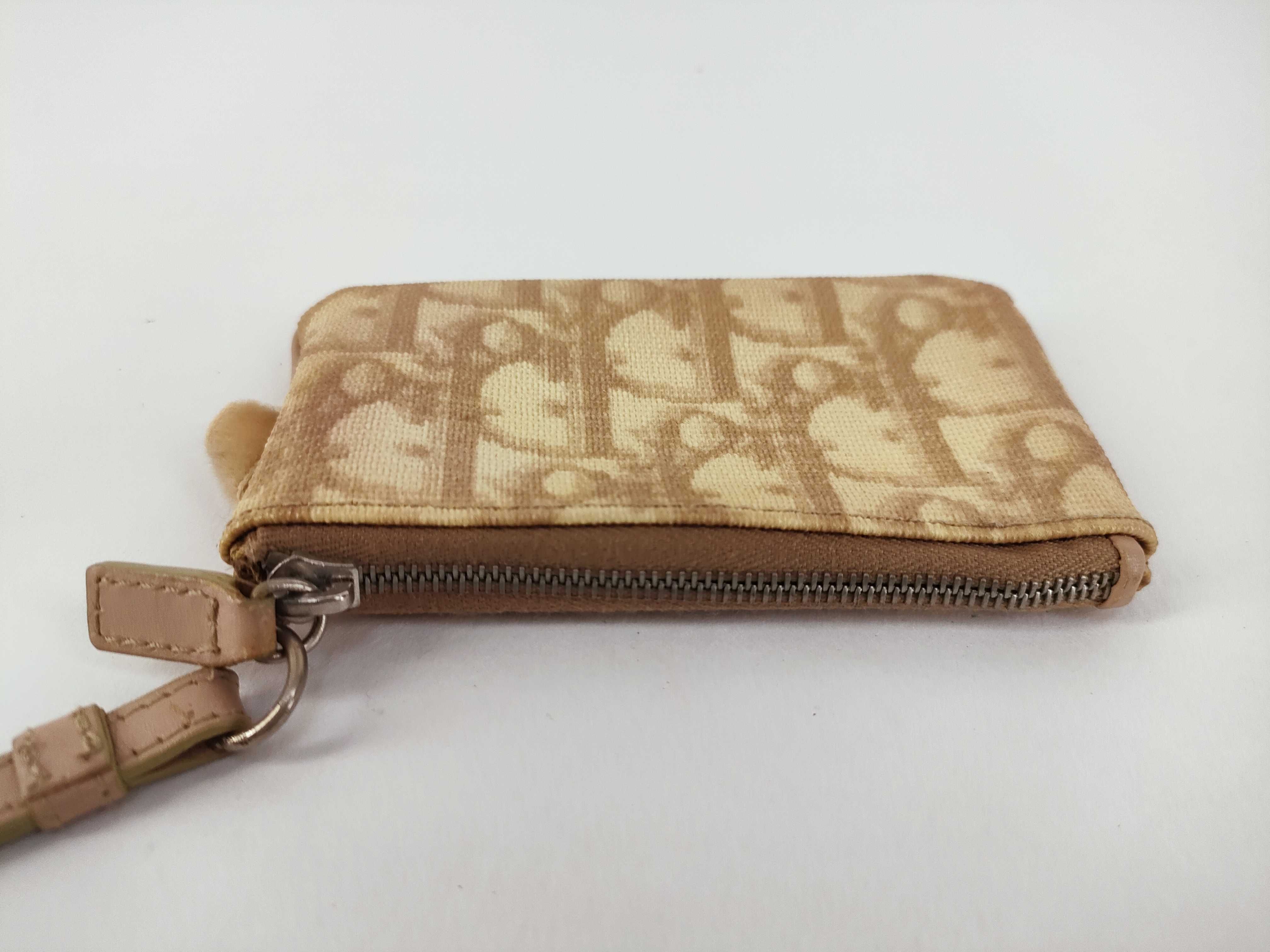 Trotter Key Case (Beige) - Key Case — view 8