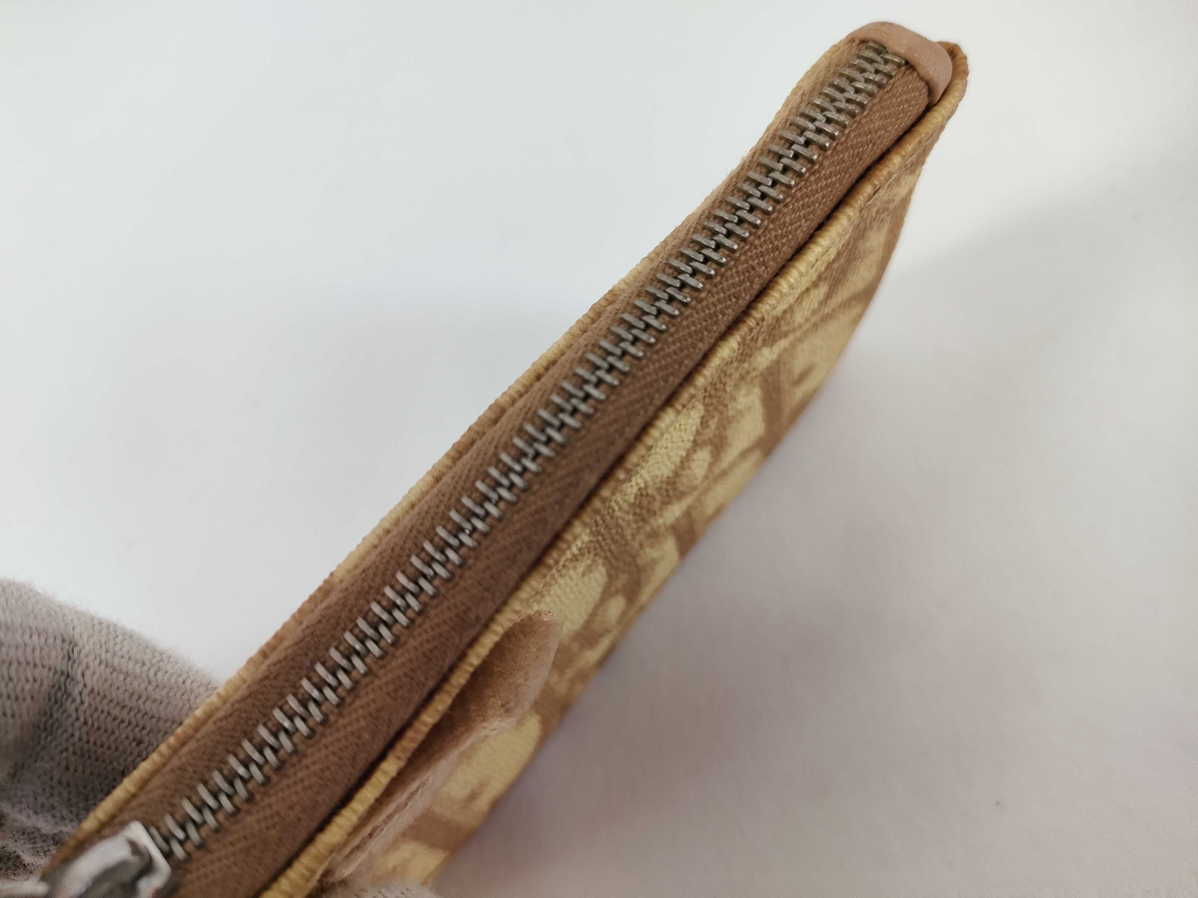 Trotter Key Case (Beige) - Key Case — view 9