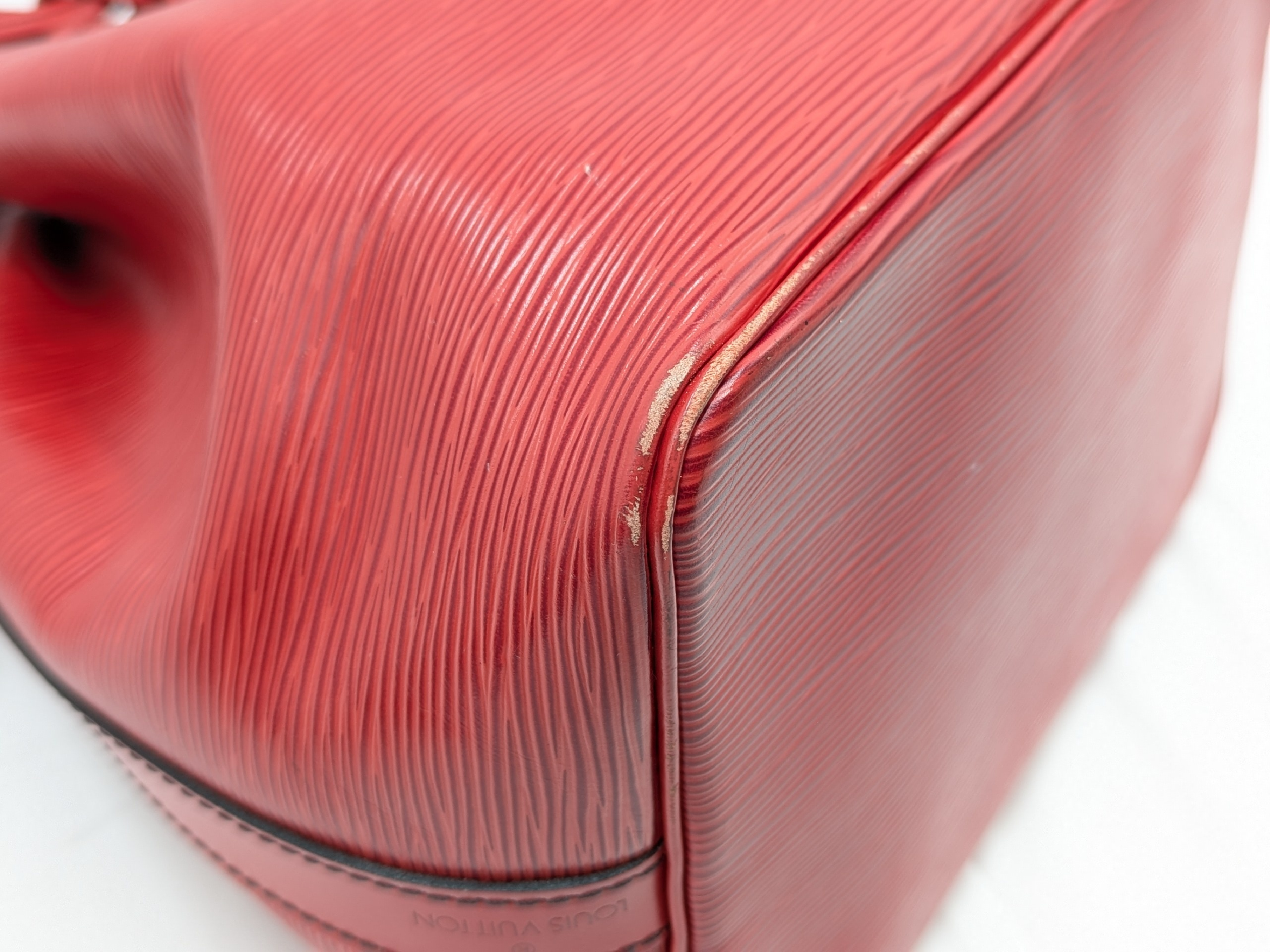 Epi Noe Red Handbag — view 4