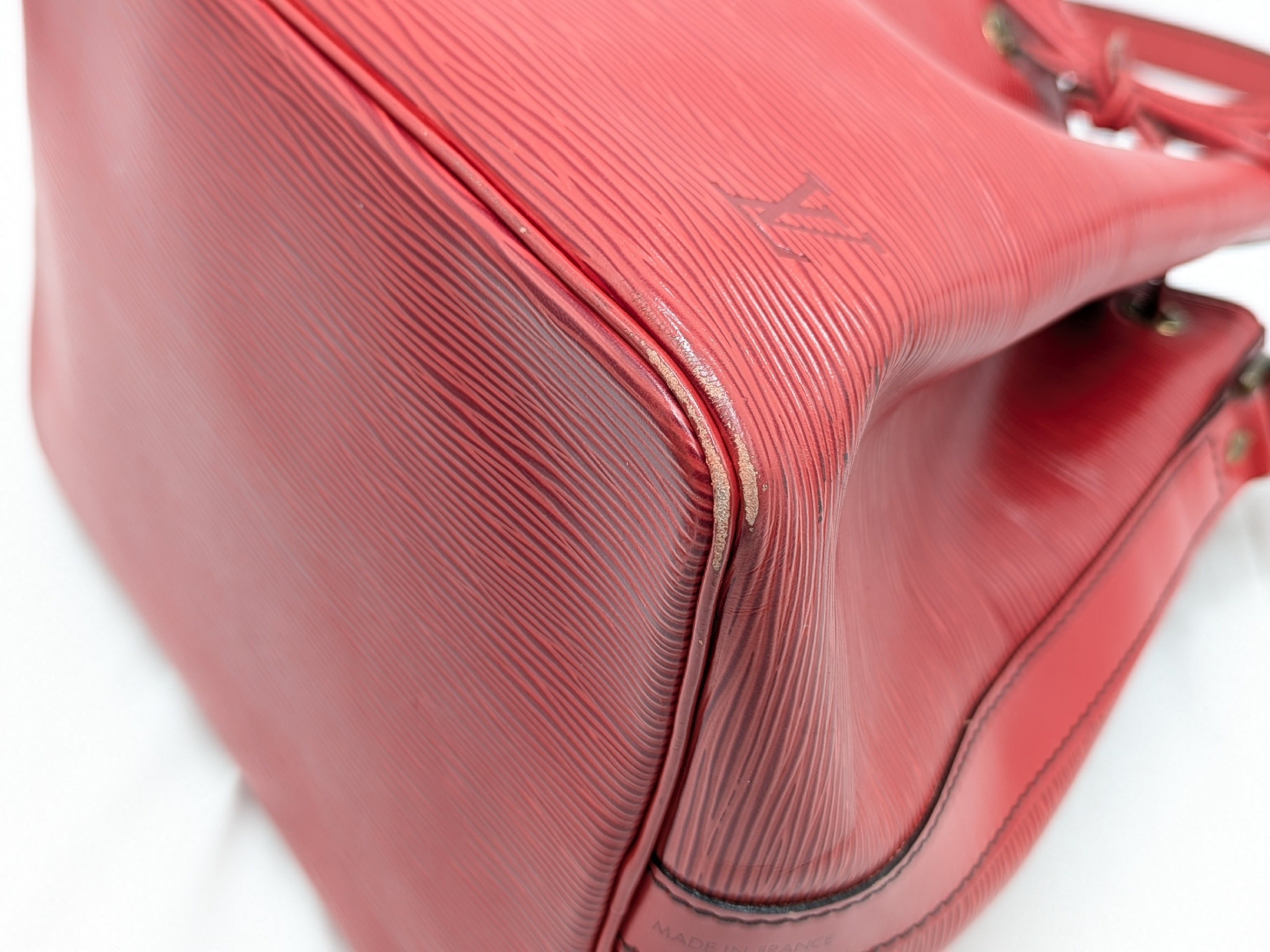 Epi Noe Red Handbag — view 5