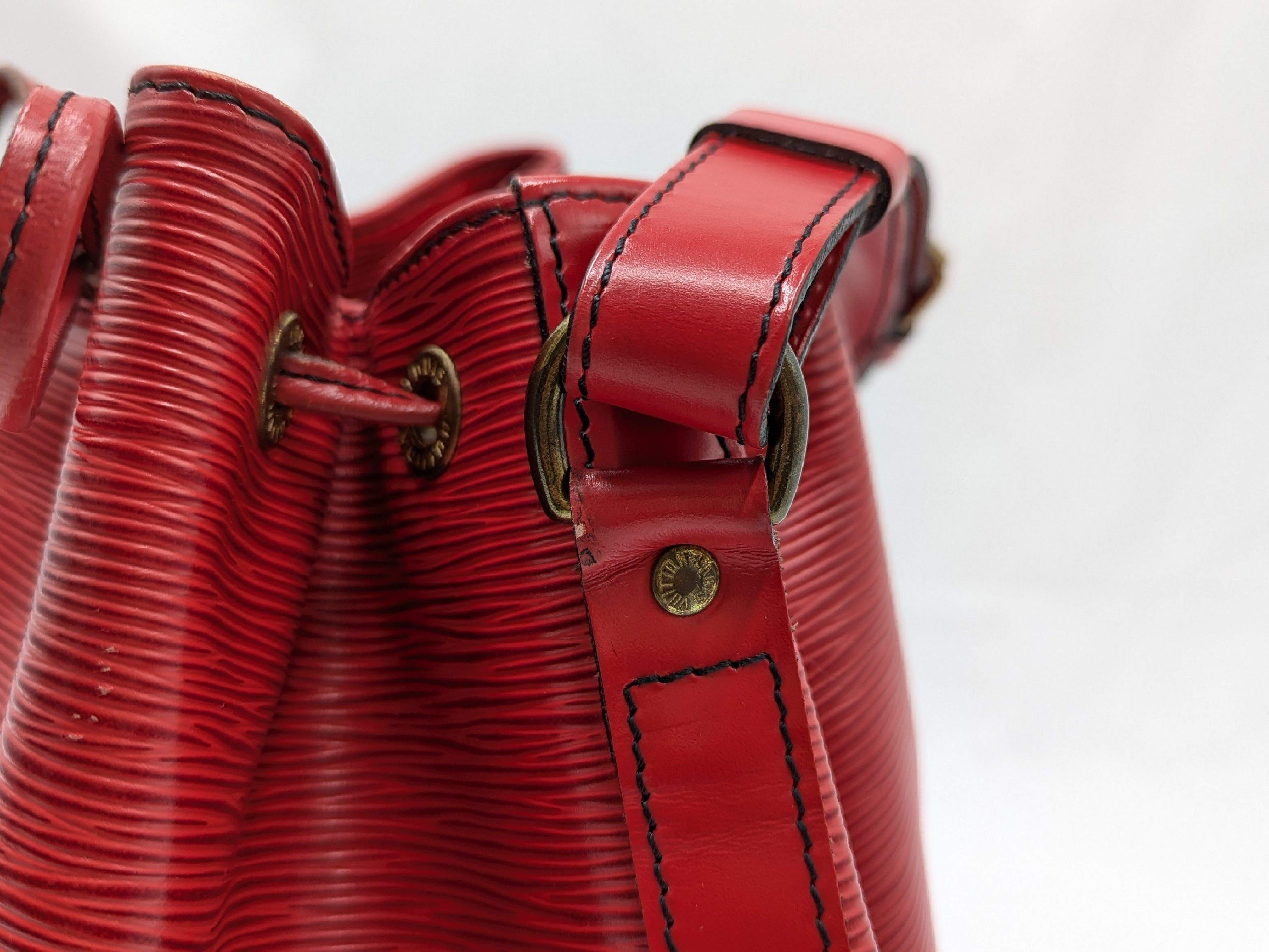Epi Noe Red Handbag — view 8