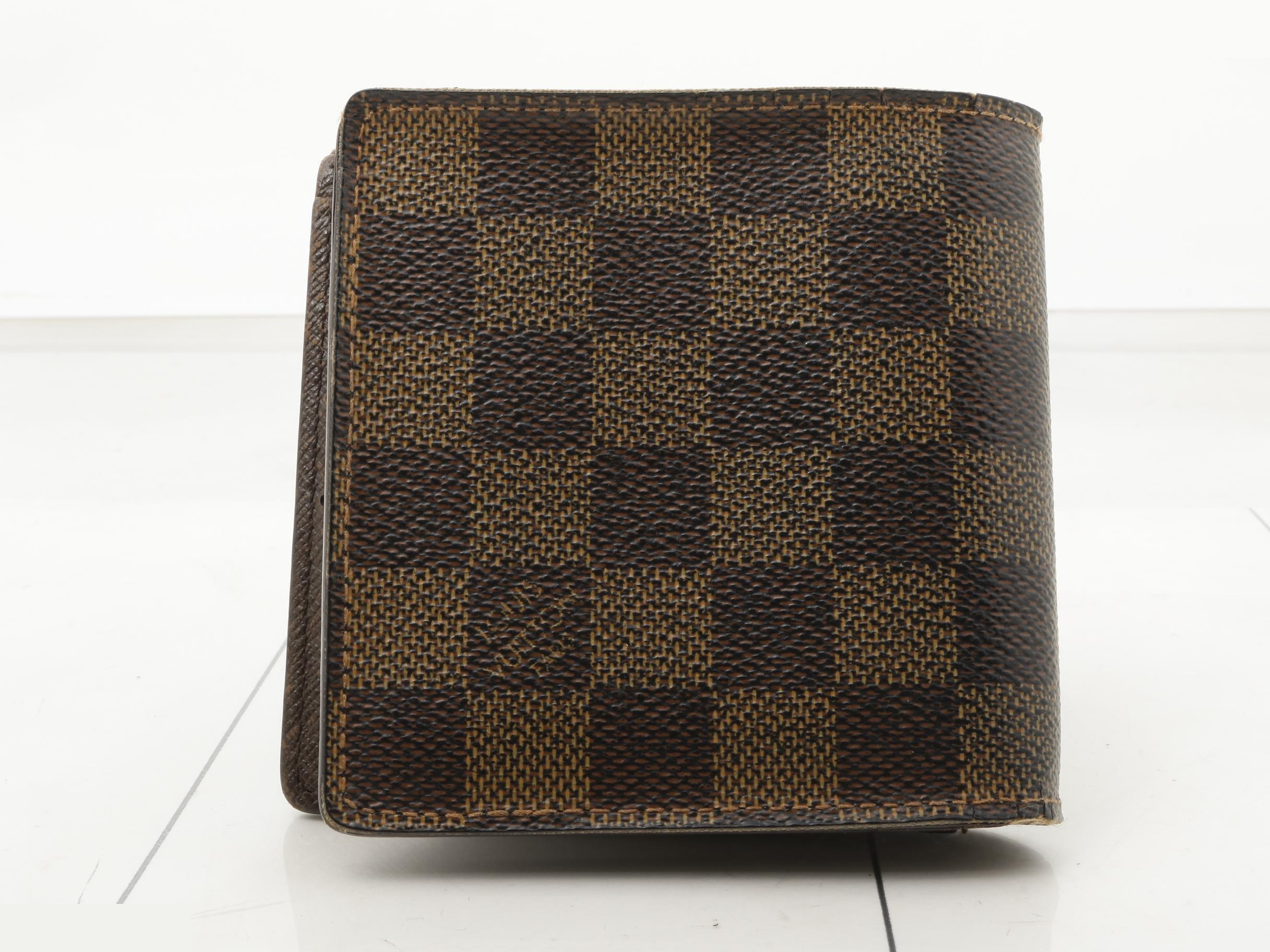 wallet — view 2