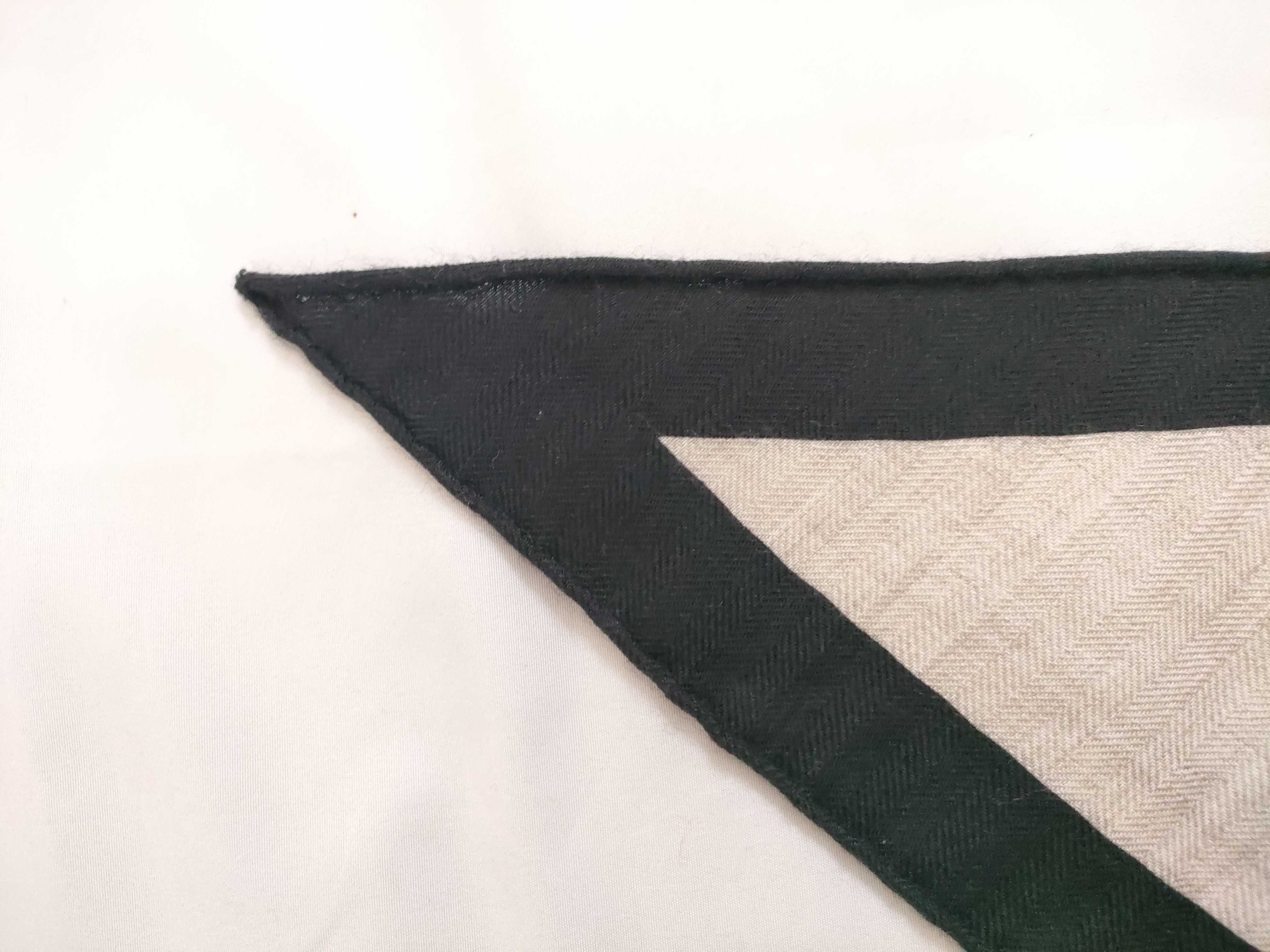 JUNGLE LOVE Triangle Stole and other accessories — view 5