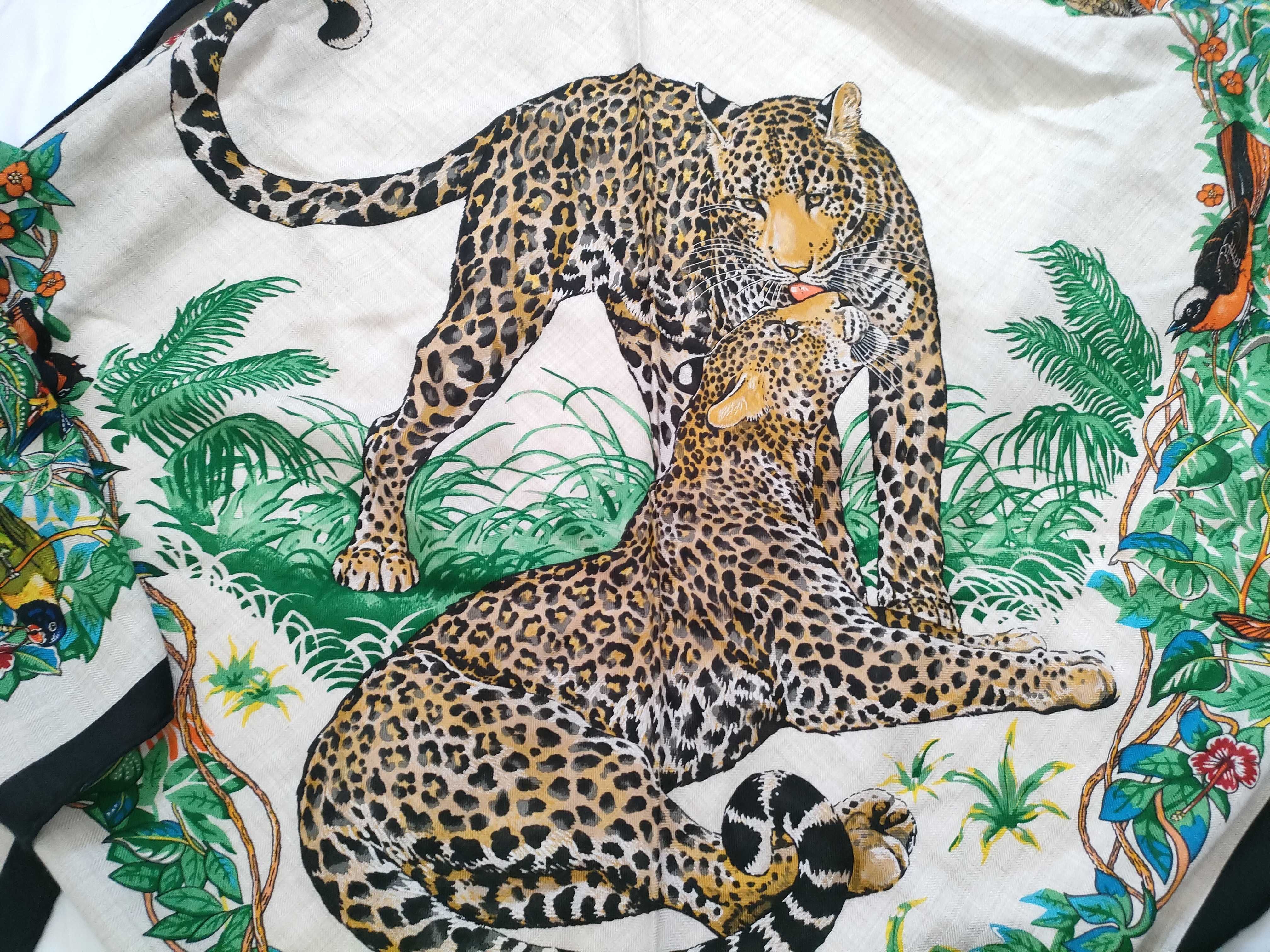 JUNGLE LOVE Triangle Stole and other accessories — view 7