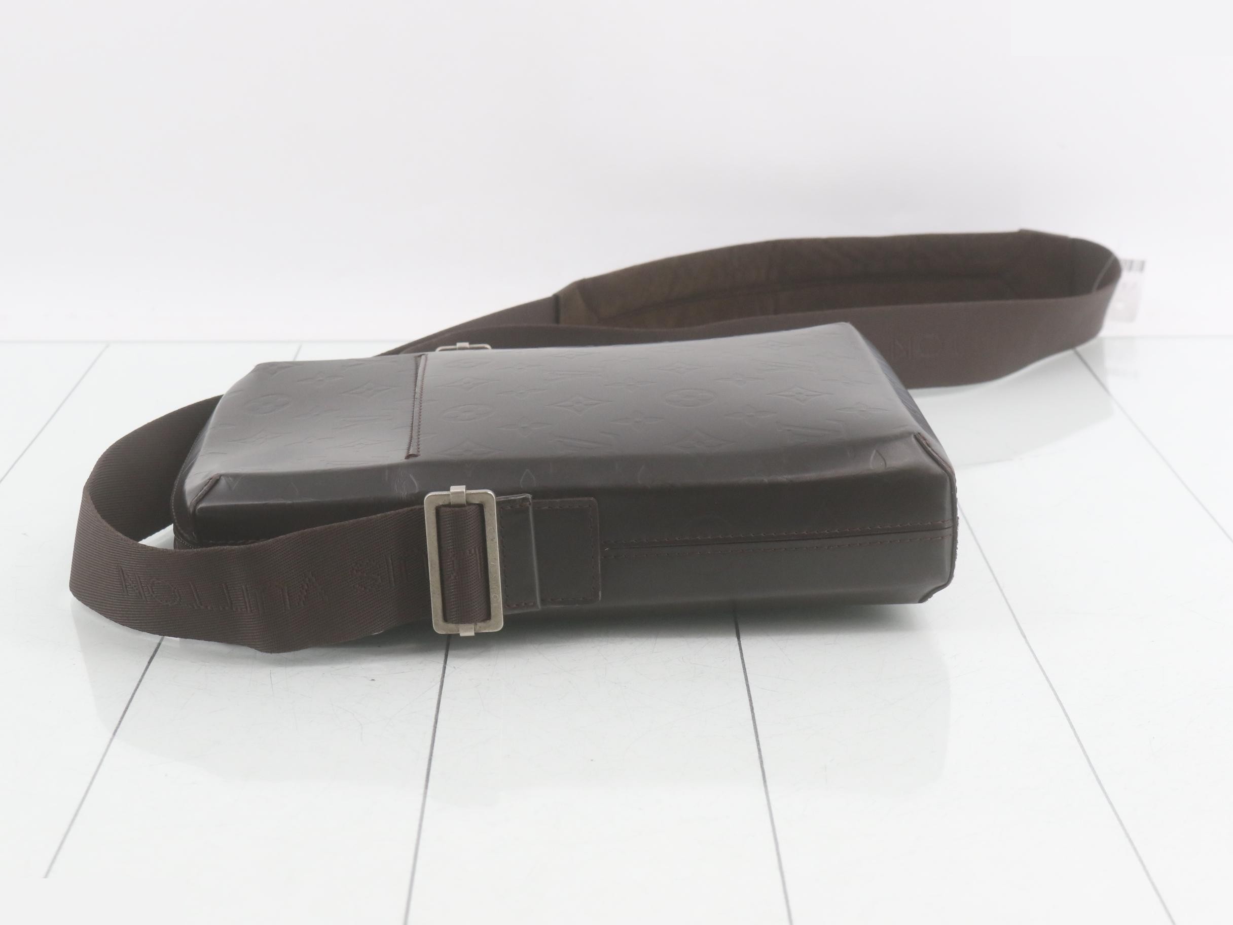 Monogram Glacé Bobby Shoulder Bag — view 4