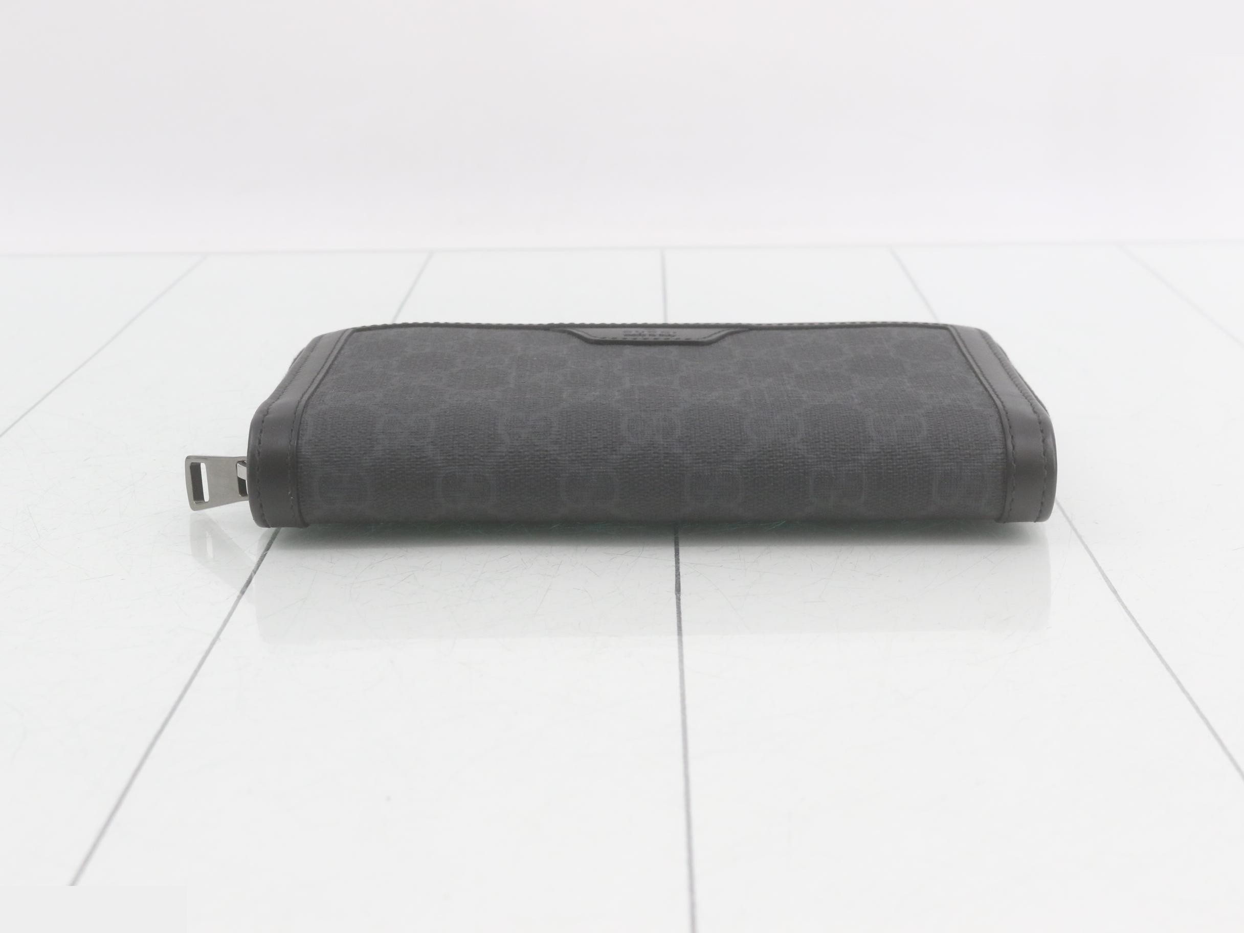 322147 Round Zipper Long Wallet, GG Canvas, Black — view 3