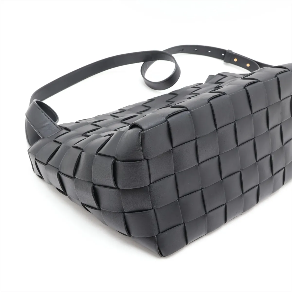Intrecciato Leather Shoulder Bag, Black, Pouch, Mold — view 4
