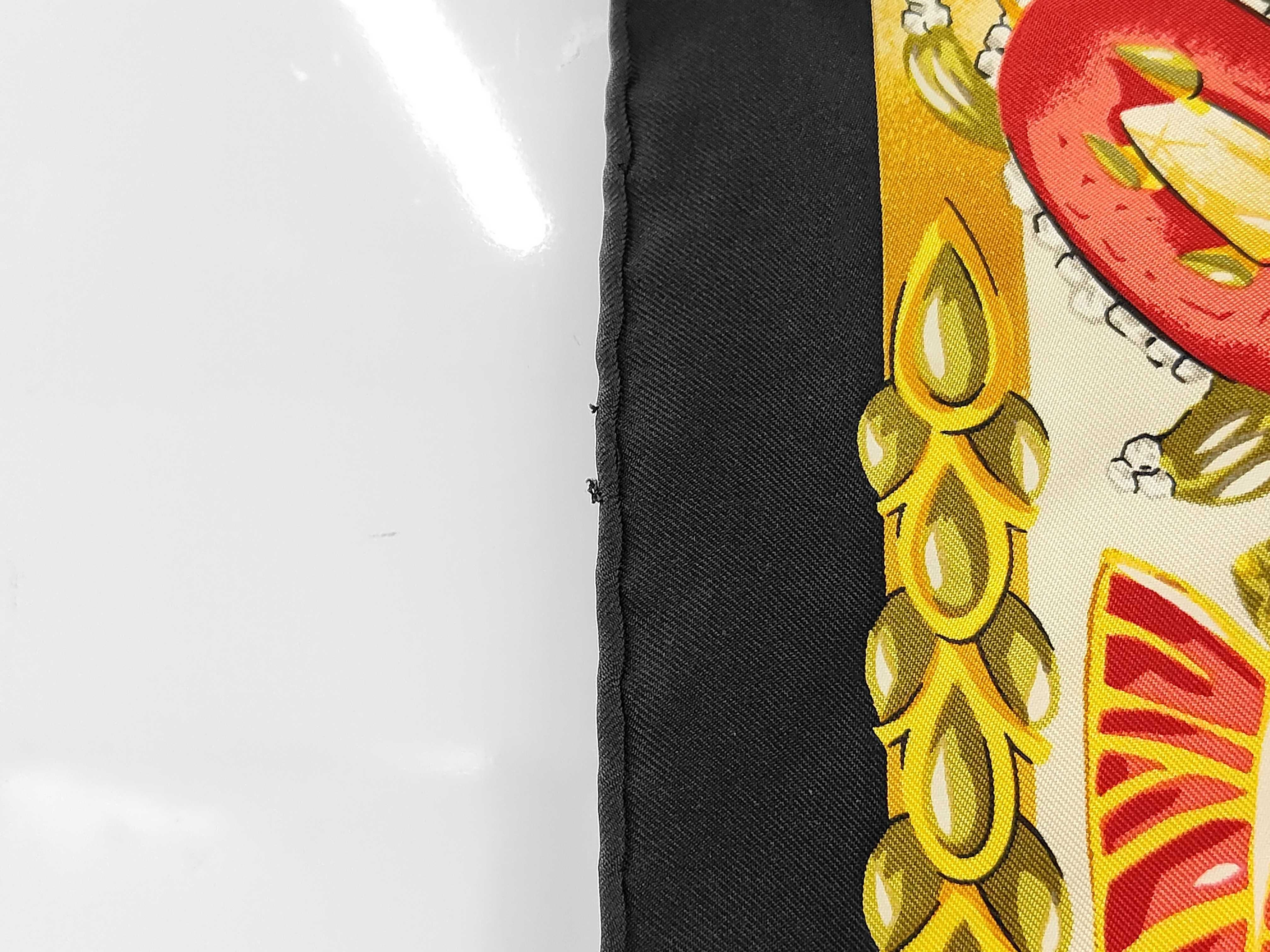 Must Scarf and other accessories — view 5