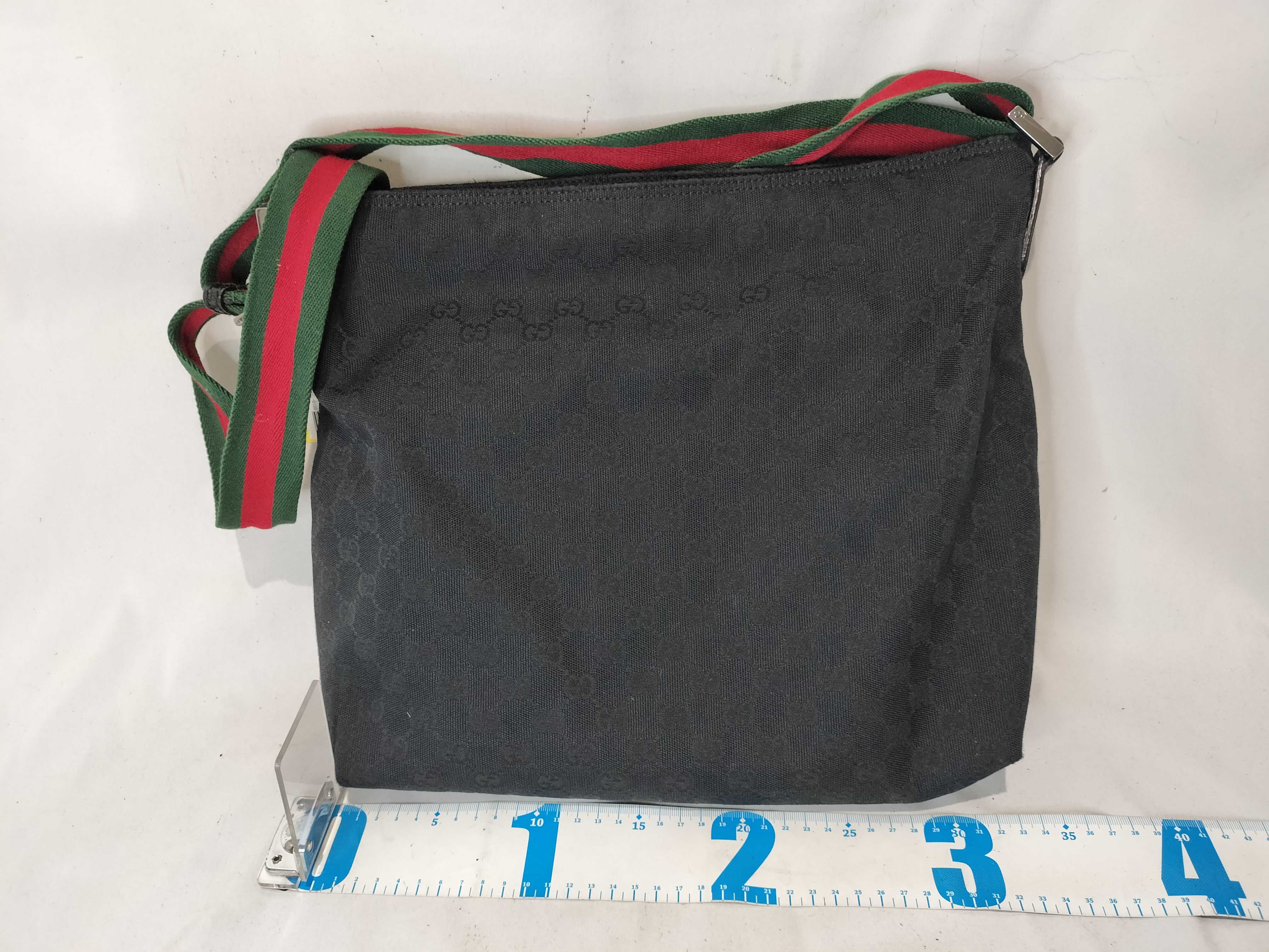 GG Canvas Shoulder Bag — view 3