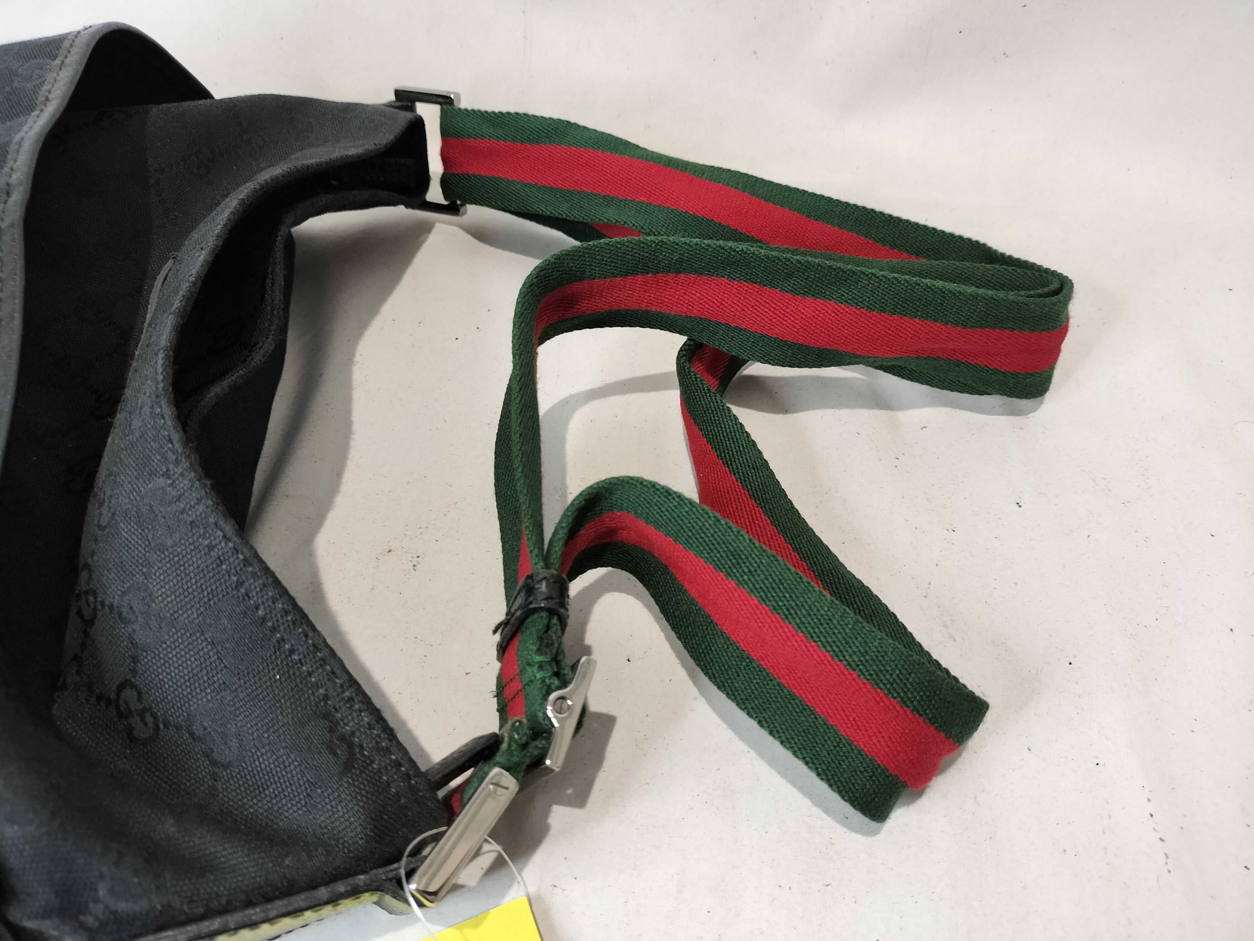 GG Canvas Shoulder Bag — view 4