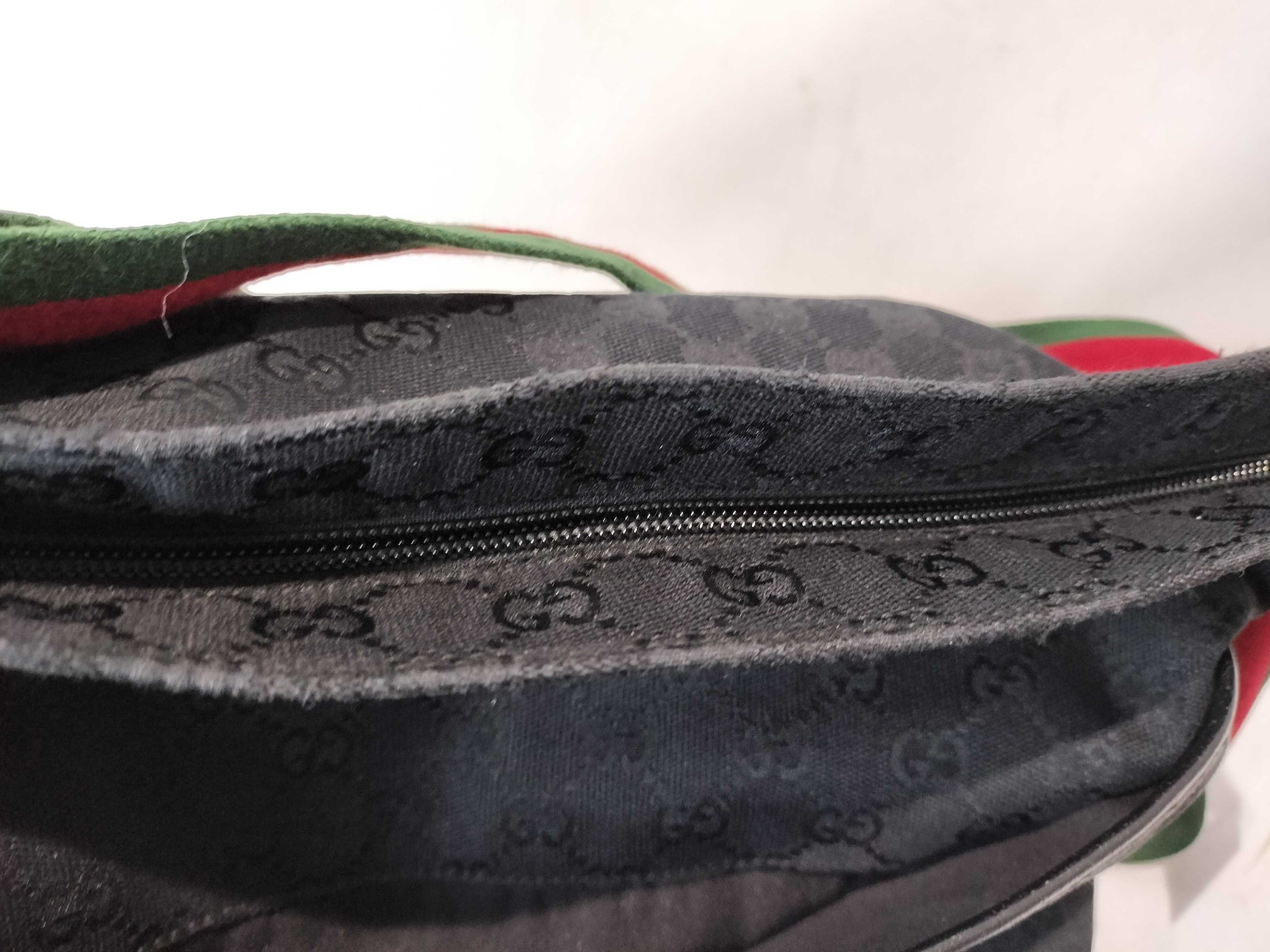 GG Canvas Shoulder Bag — view 9