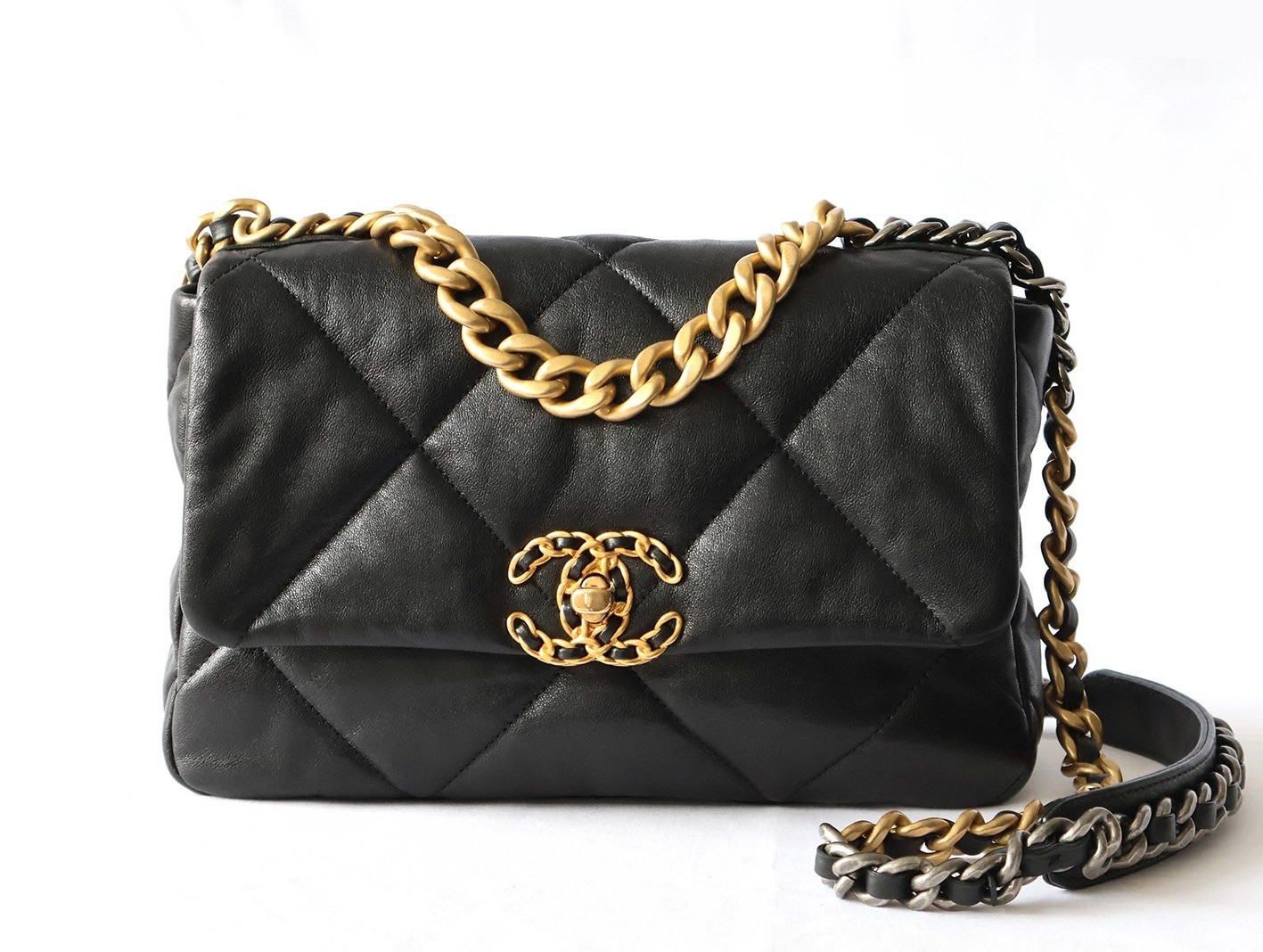 19 Lambskin Chain Shoulder Bag, Black