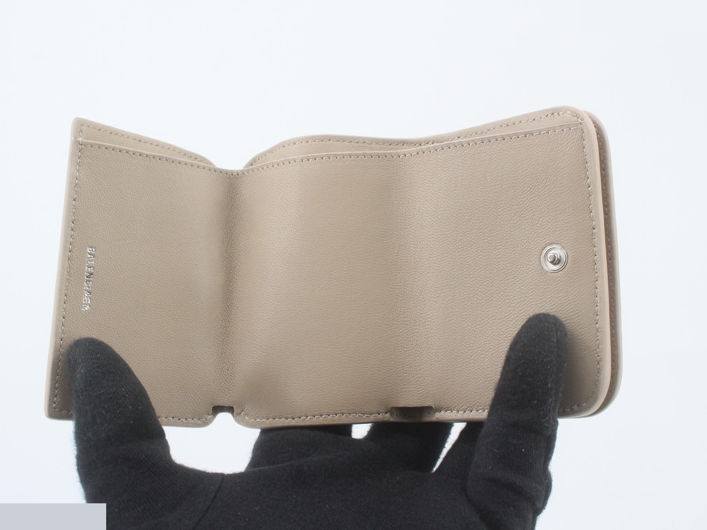 Tri-fold wallet, beige, leather — view 4