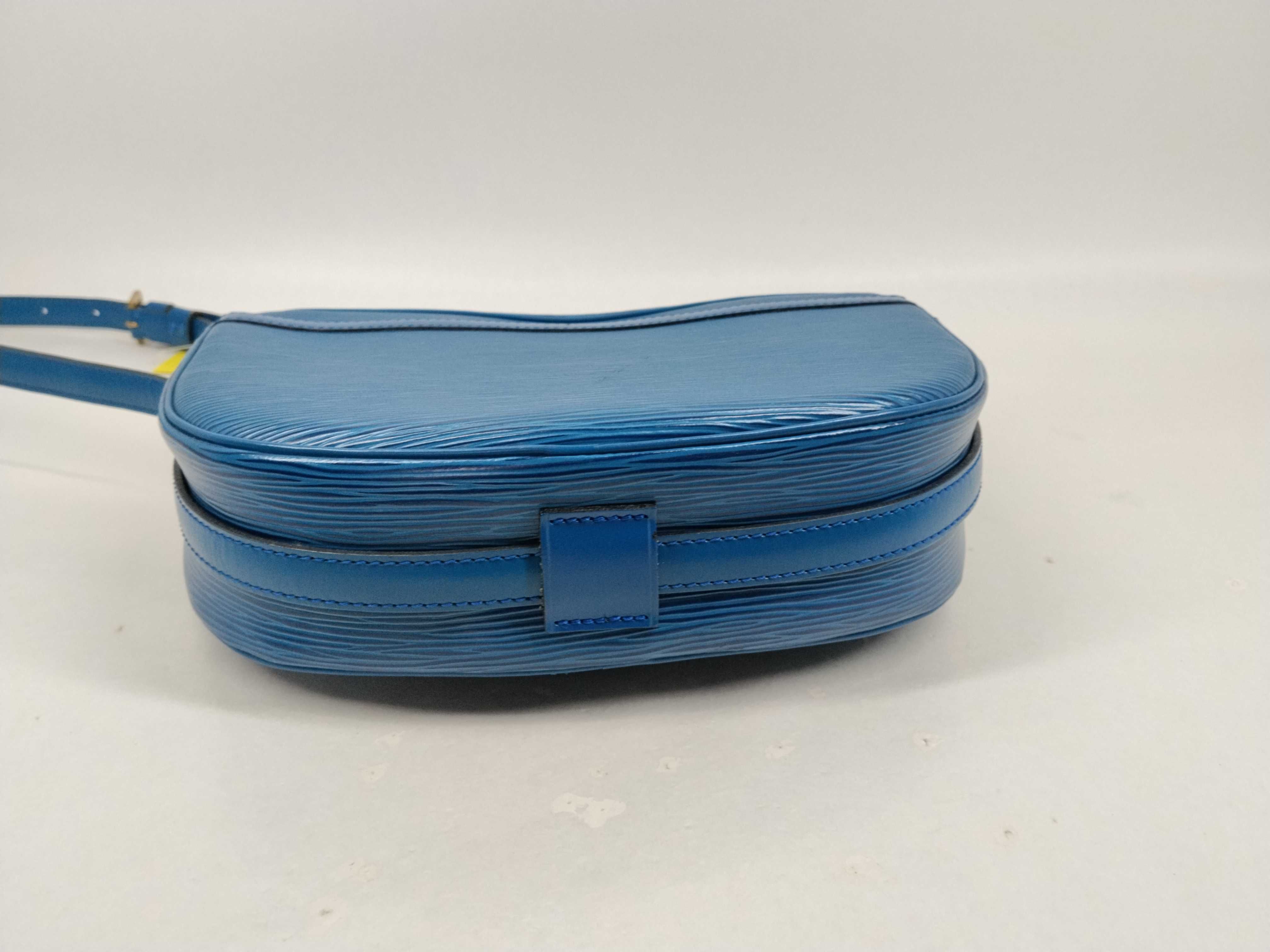 Epi Jeune Fille 25 Shoulder Bag — view 3