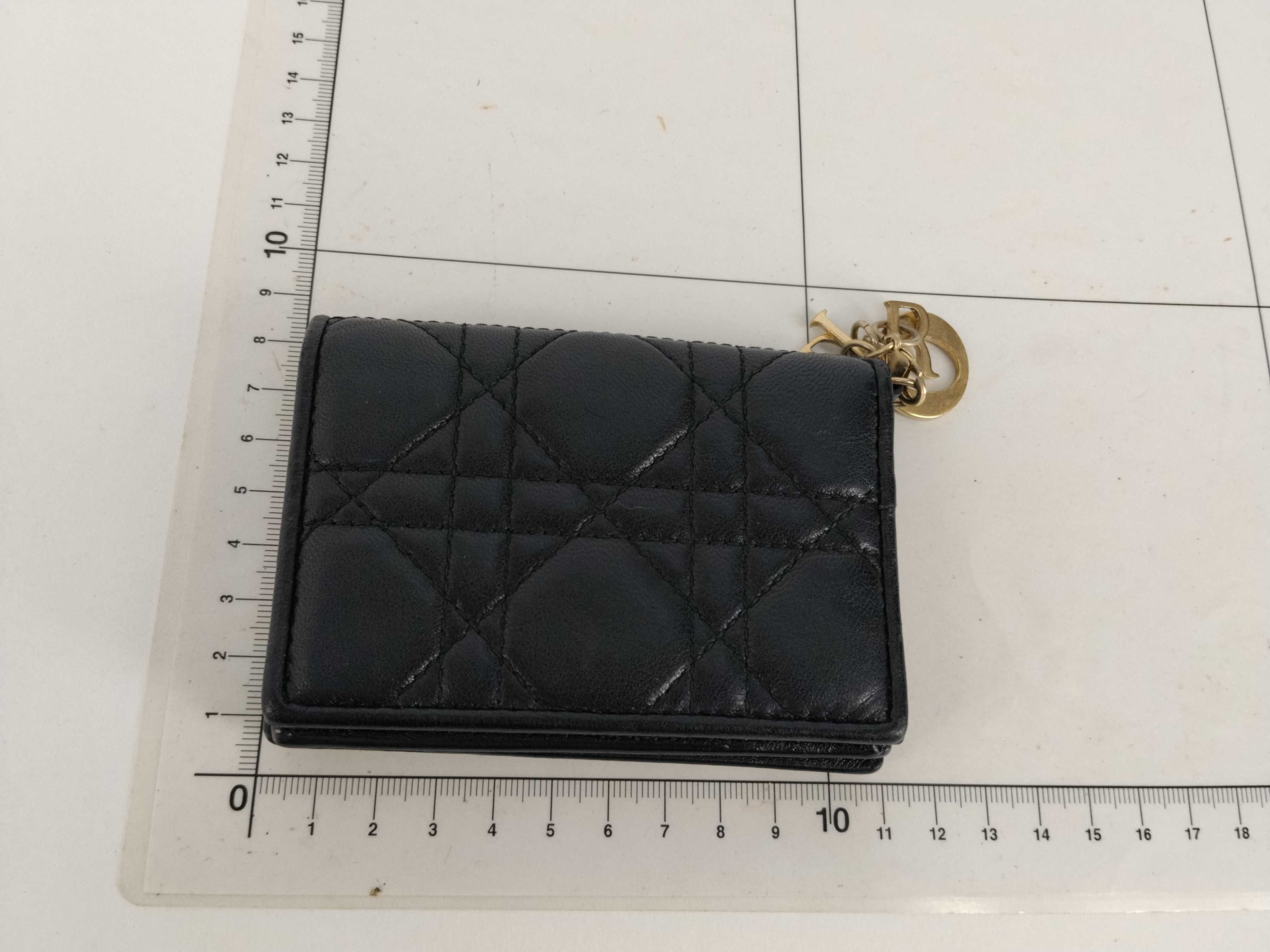 bi-fold wallet, Cannage wallet — view 2