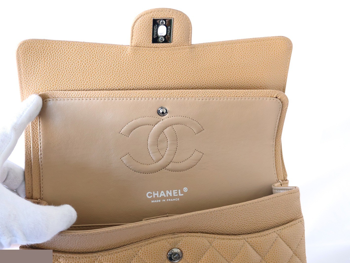 Caviar leather Matelassé 25 Double flap Double chain shoulder bag, beige — view 11