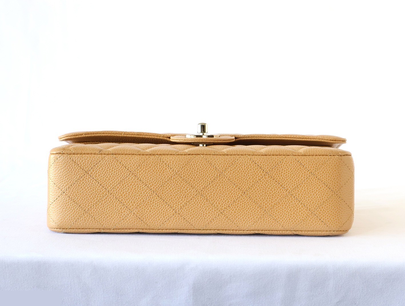 Caviar leather Matelassé 25 Double flap Double chain shoulder bag, beige — view 5