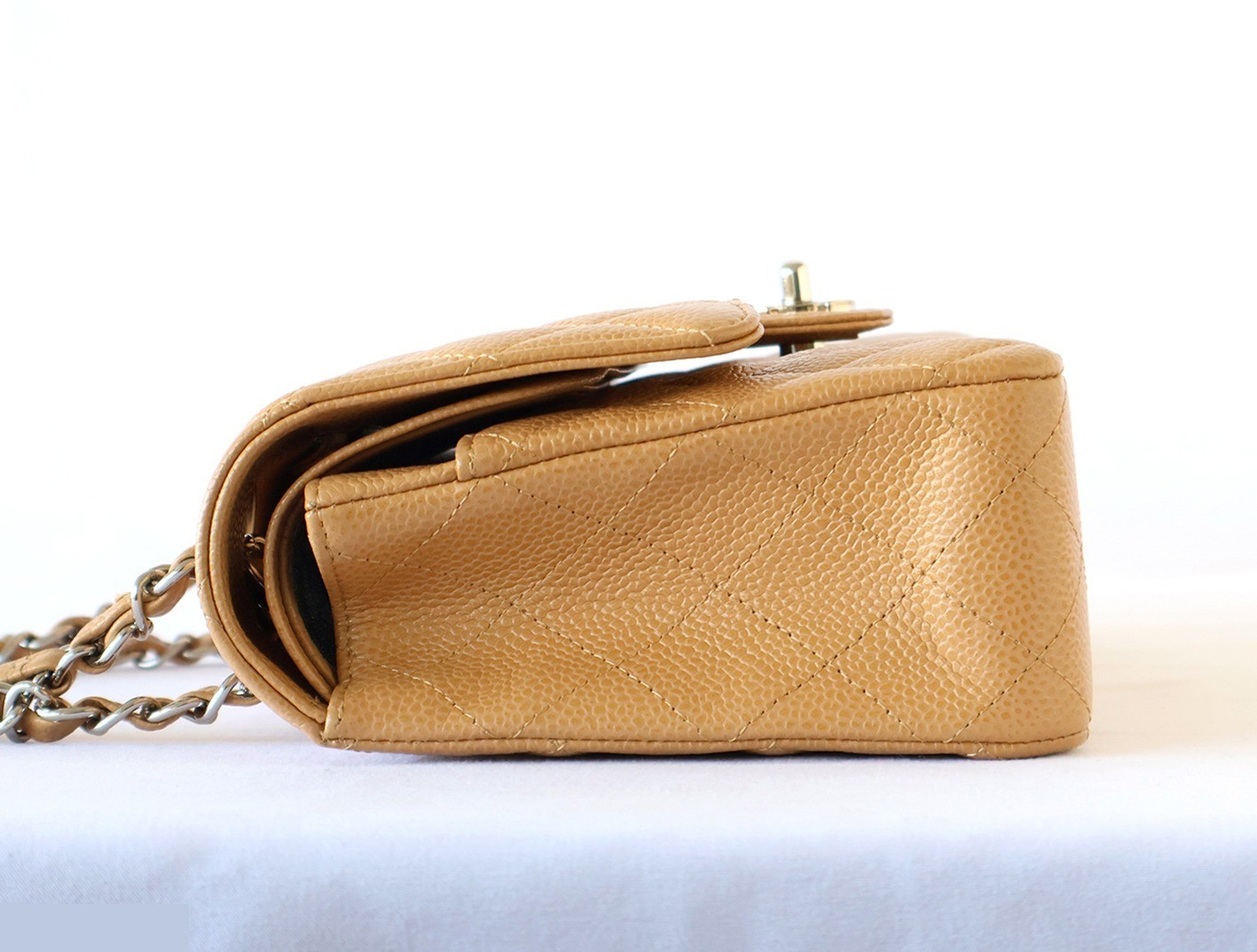 Caviar leather Matelassé 25 Double flap Double chain shoulder bag, beige — view 6