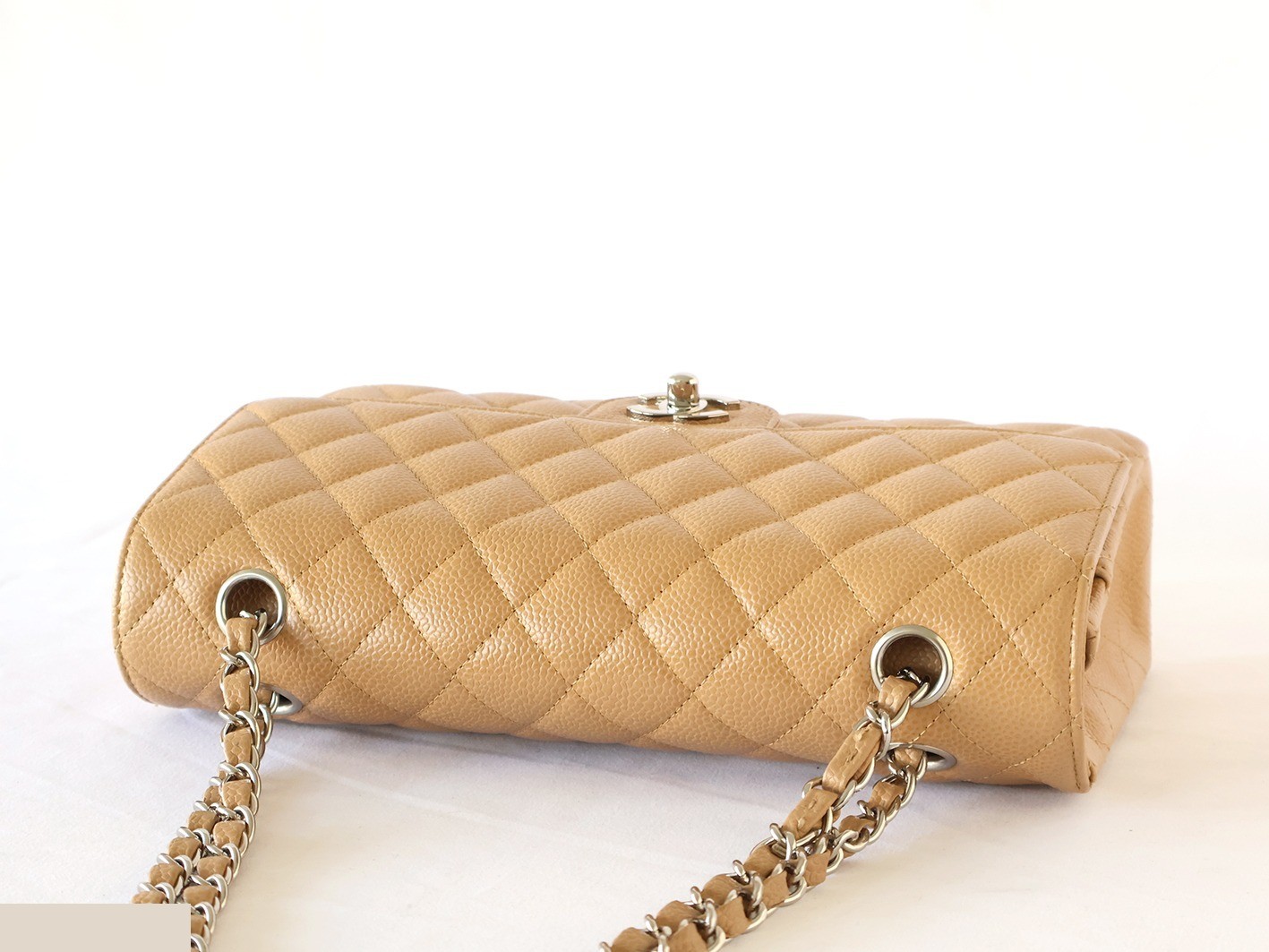 Caviar leather Matelassé 25 Double flap Double chain shoulder bag, beige — view 8