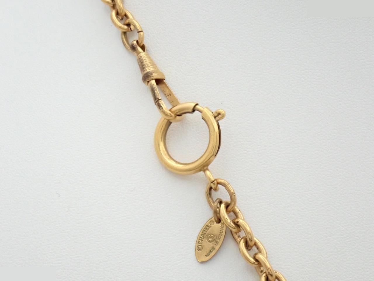 Comes with box. Necklace/pendant with approximately 75cm chain. — view 2