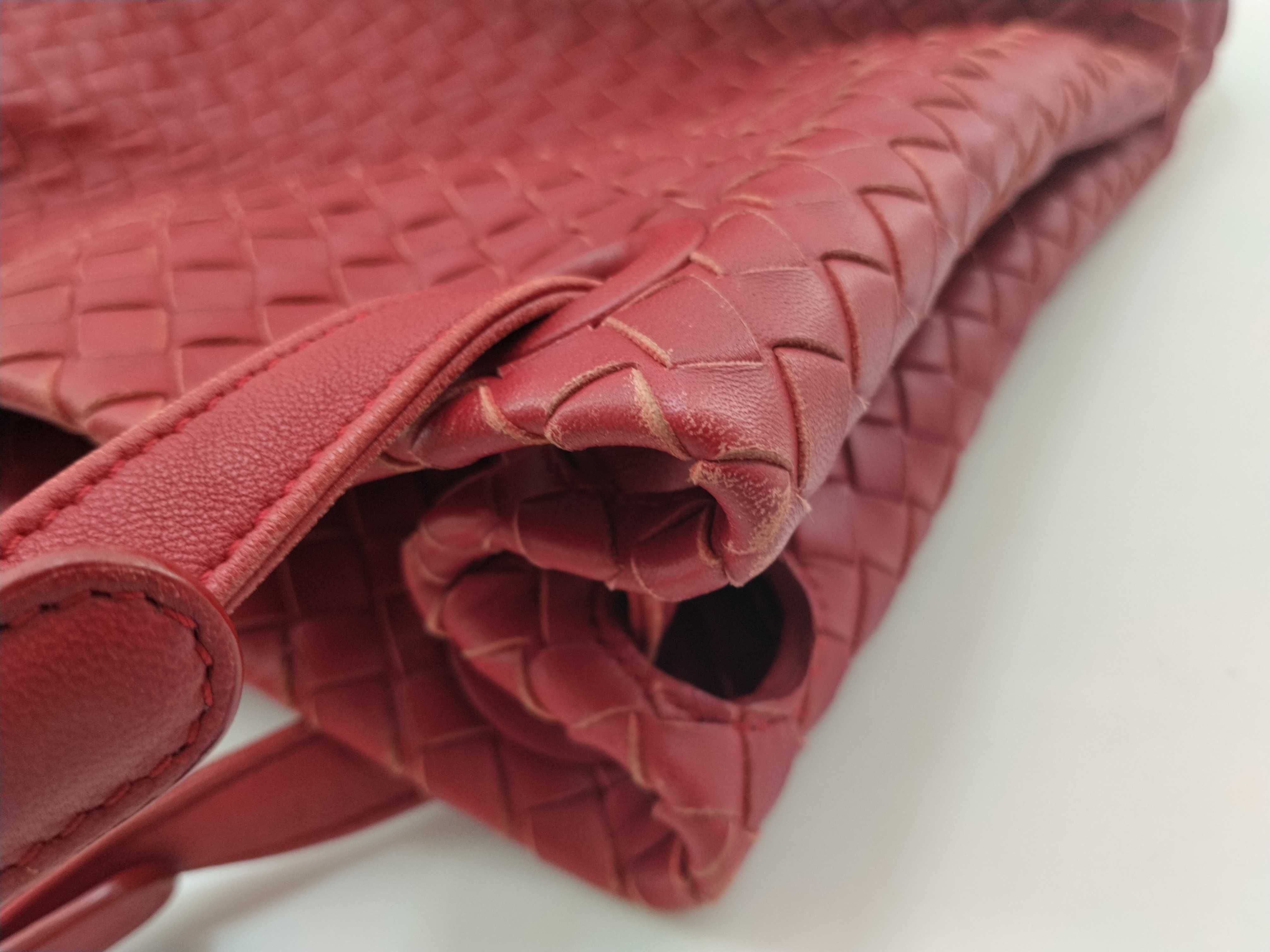 Intrecciato Small Garda Bag Red Handbag — view 13