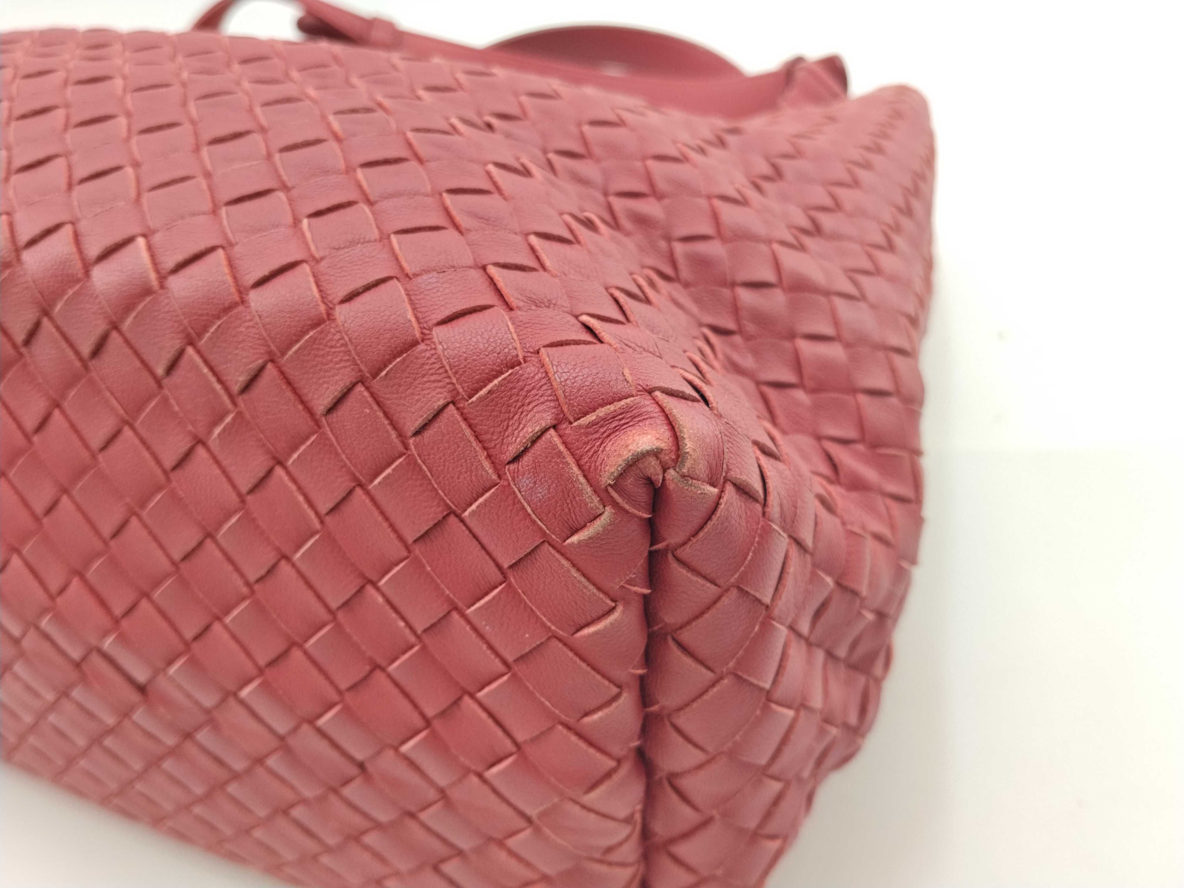 Intrecciato Small Garda Bag Red Handbag — view 5