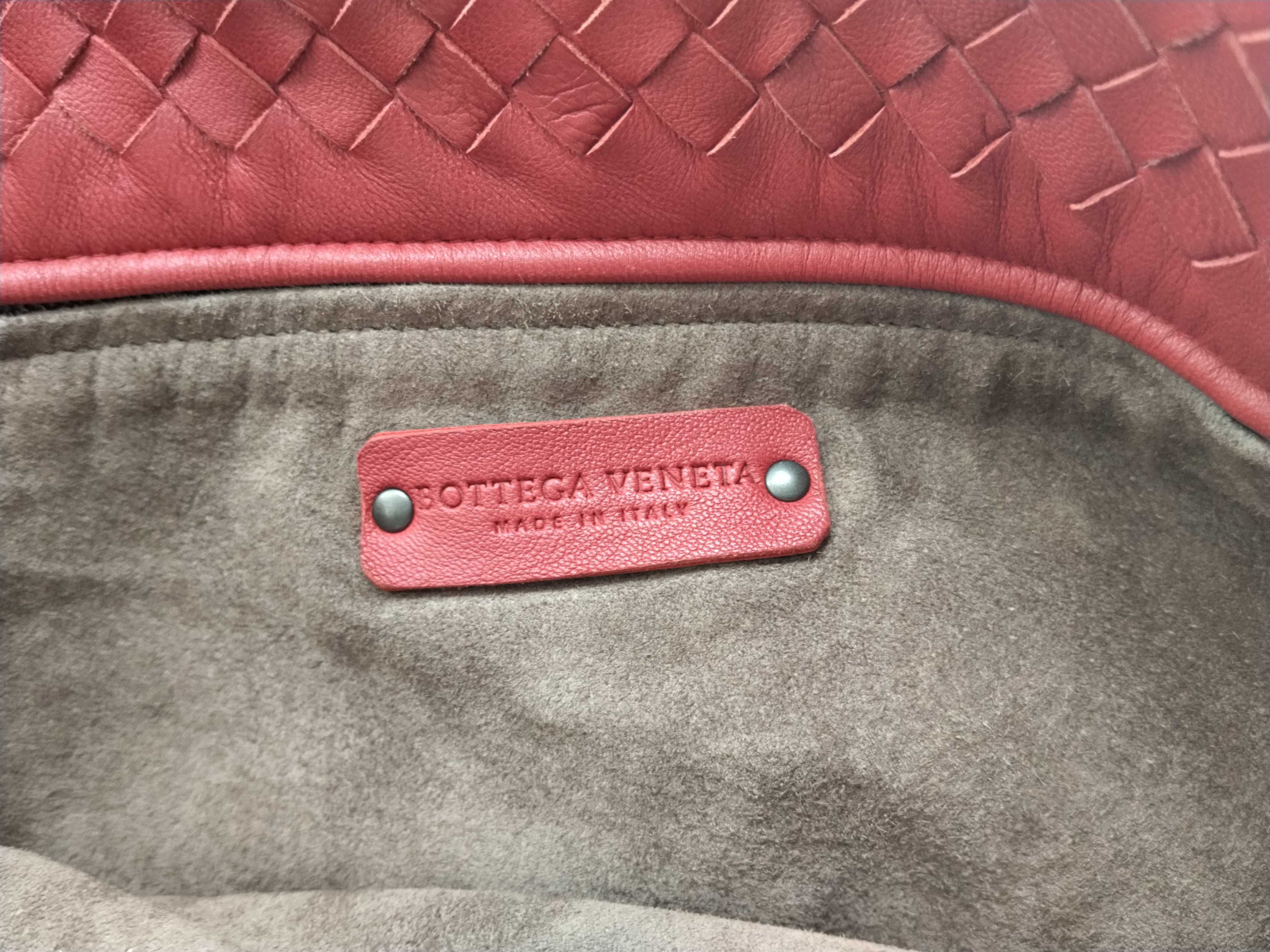 Intrecciato Small Garda Bag Red Handbag — view 10