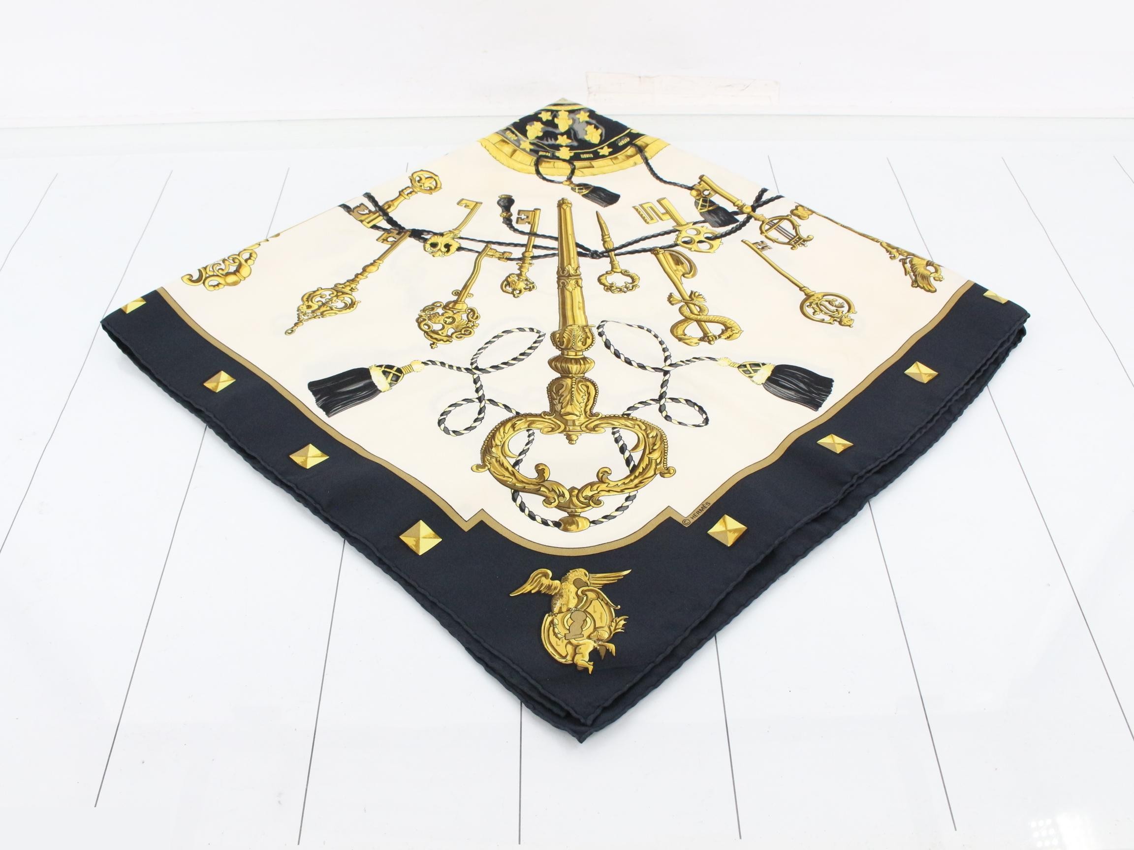 scarf — view 2