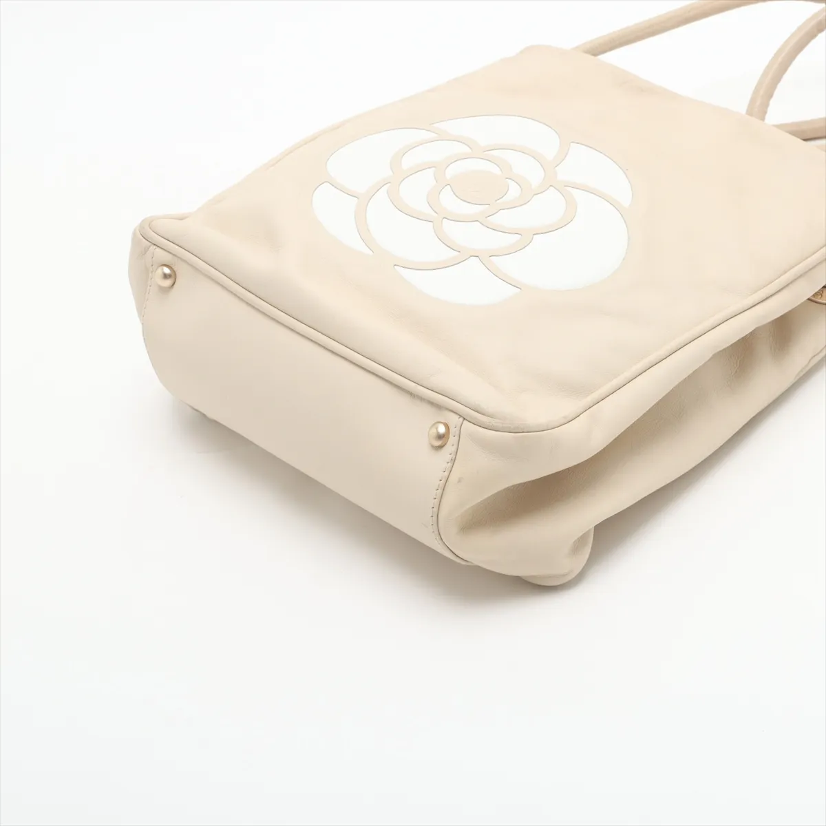 Camellia Lambskin Tote Bag Beige Gold Hardware 7984149 No. 7 — view 3